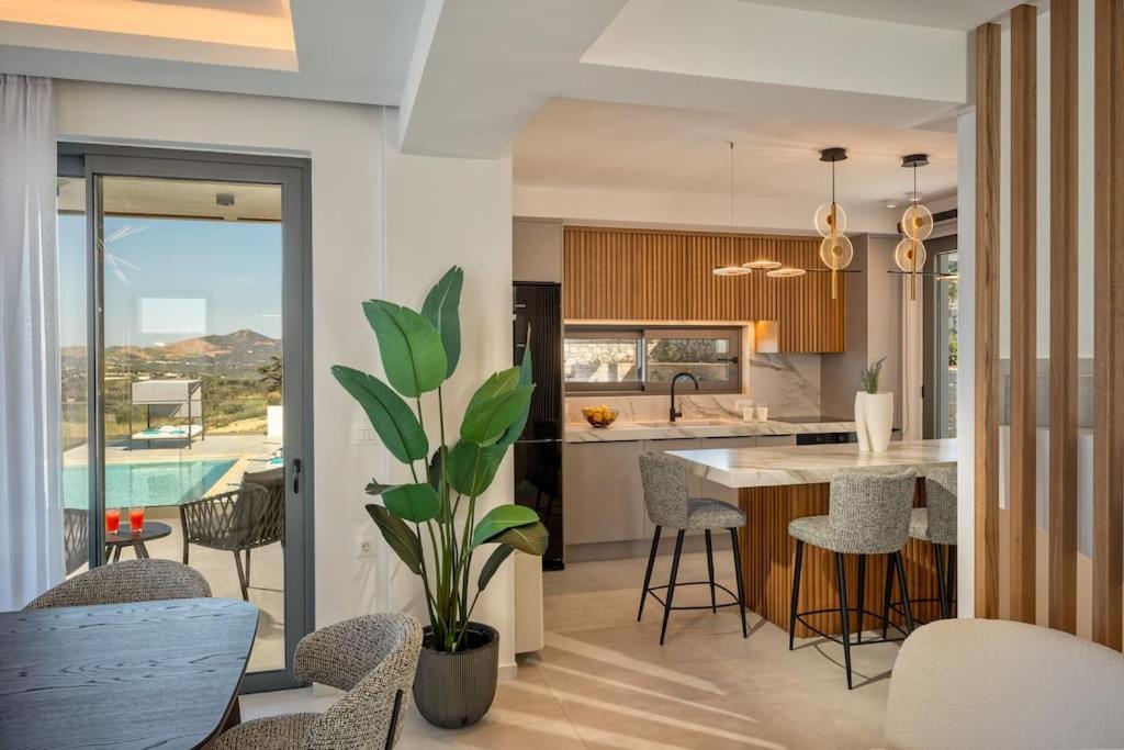 Skyline Villas, By Hellocrete Villa