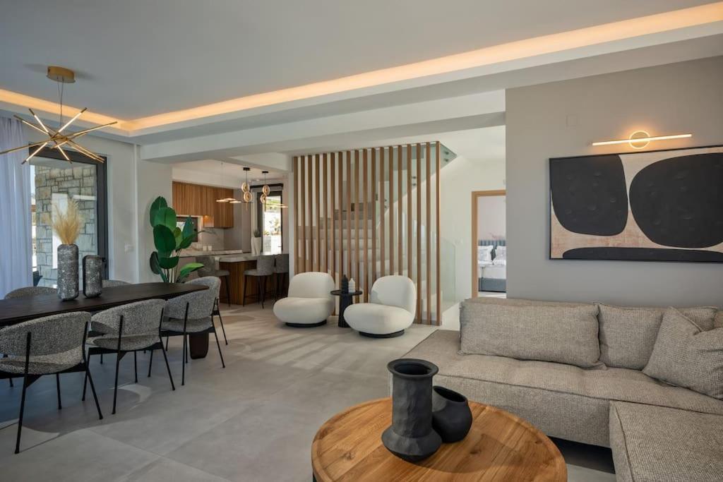 Skyline Villas, By Hellocrete Angeliana (Crete)
