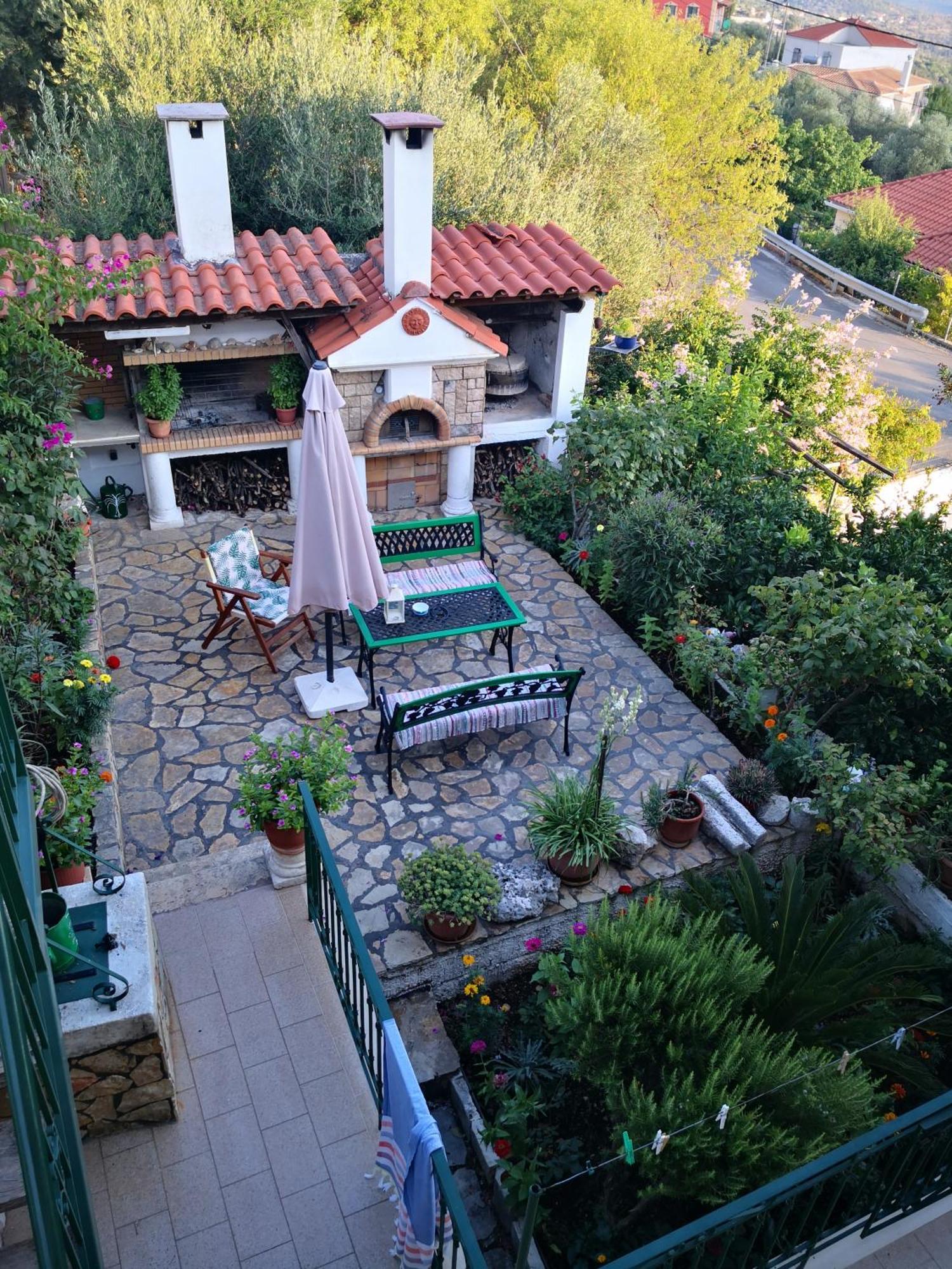Dimitra's Cozy