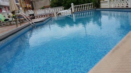 Anna Hotel *
