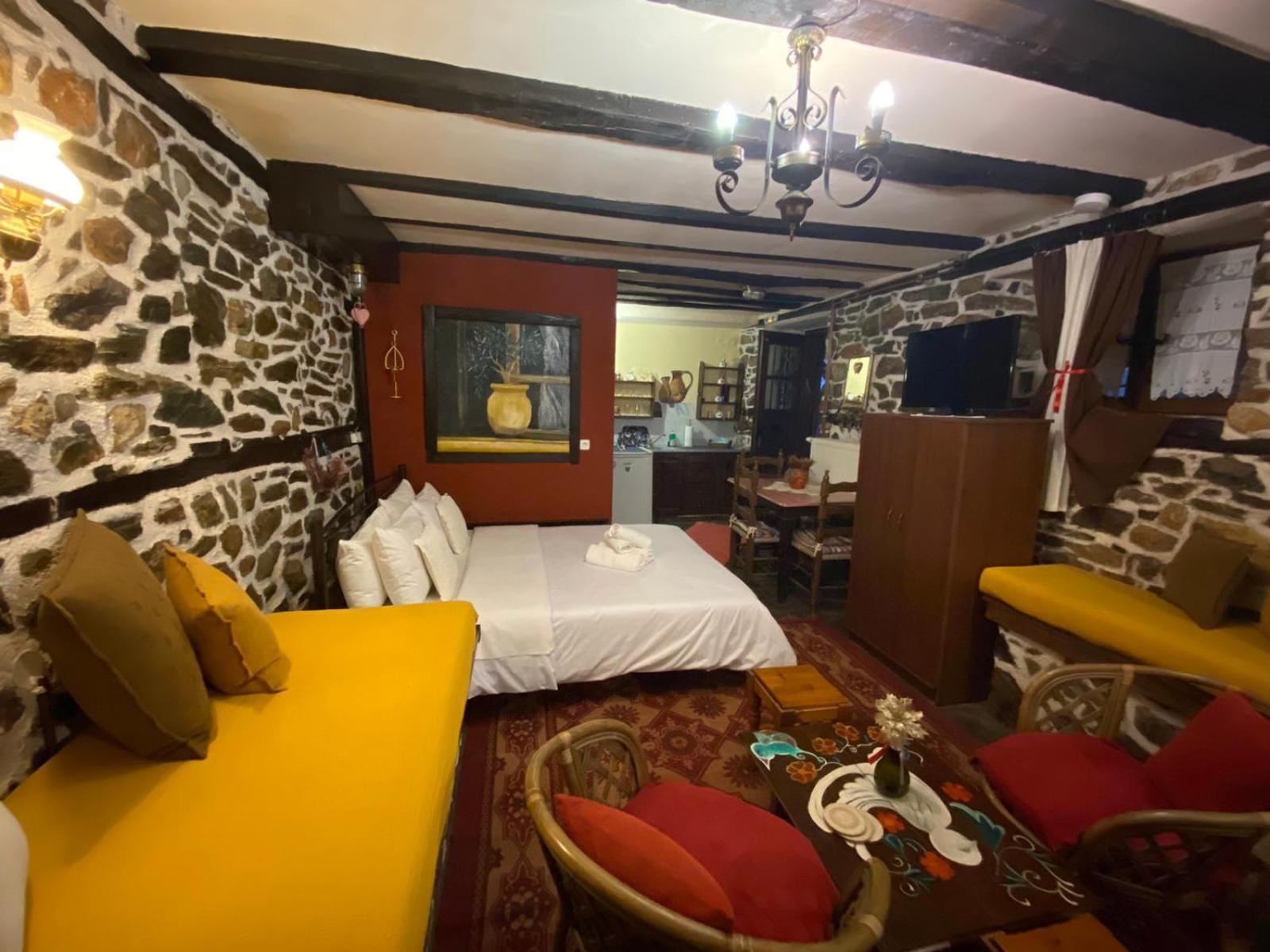 Traditional Erato Guest house Palaios Panteleimonas