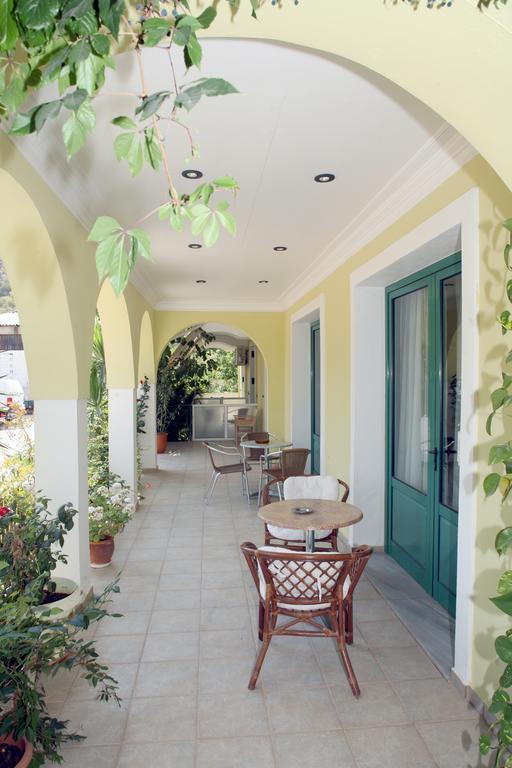 Lenia Aparthotel 2*