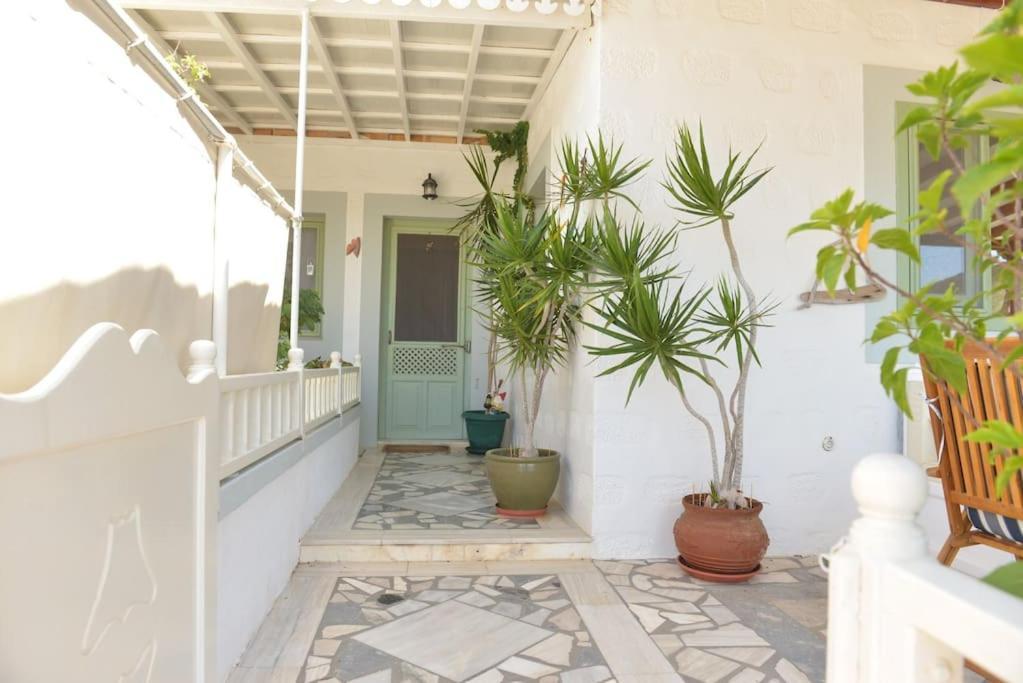 Hlia's House Near The Sea