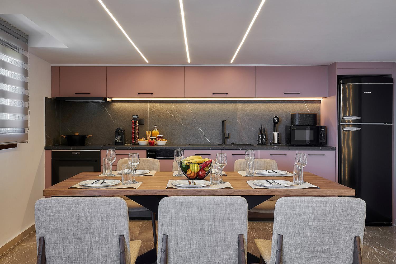 Cosmopolitan Luxury By Smaris Collection Apartment