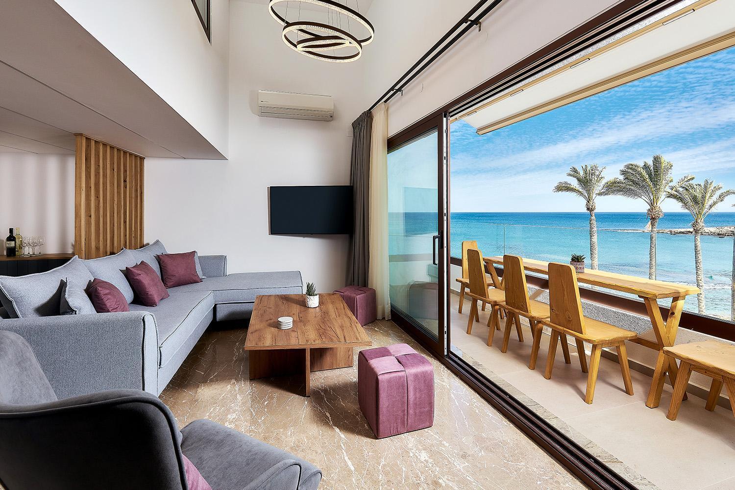 Cosmopolitan Luxury By Smaris Collection Apartment