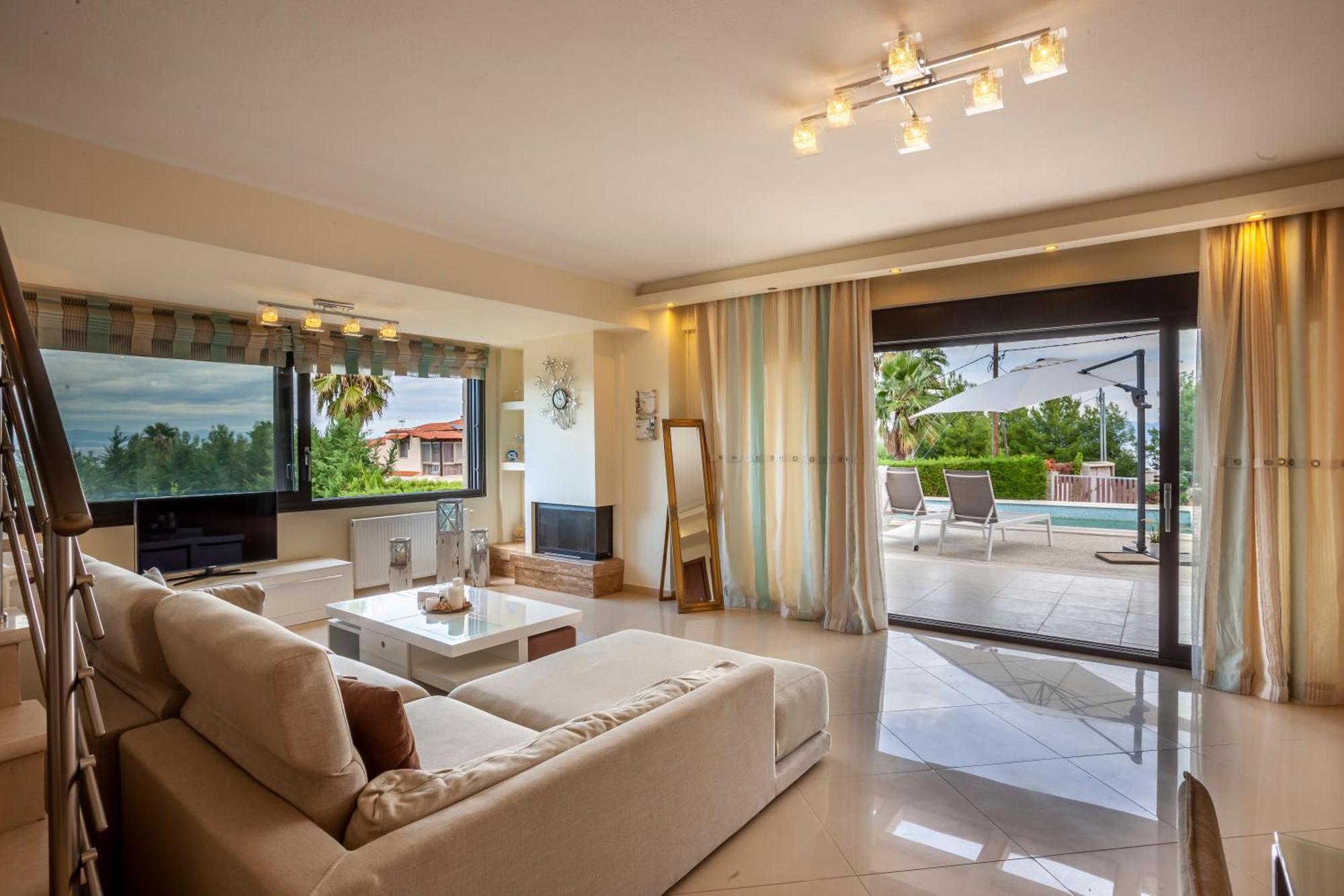 Perfect View Deny With 6 Bedrooms And Heated Pool Villa