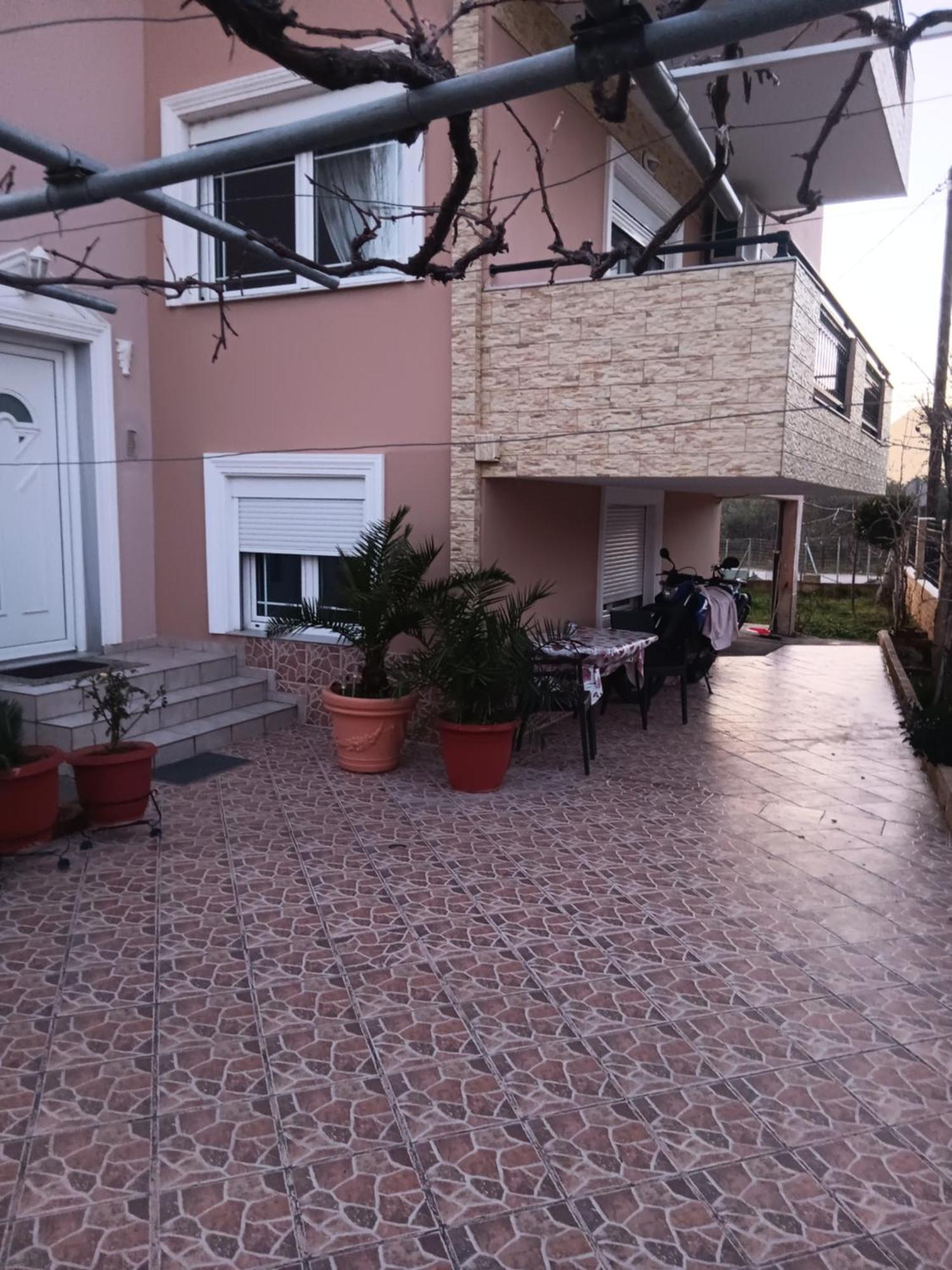 Babis House *