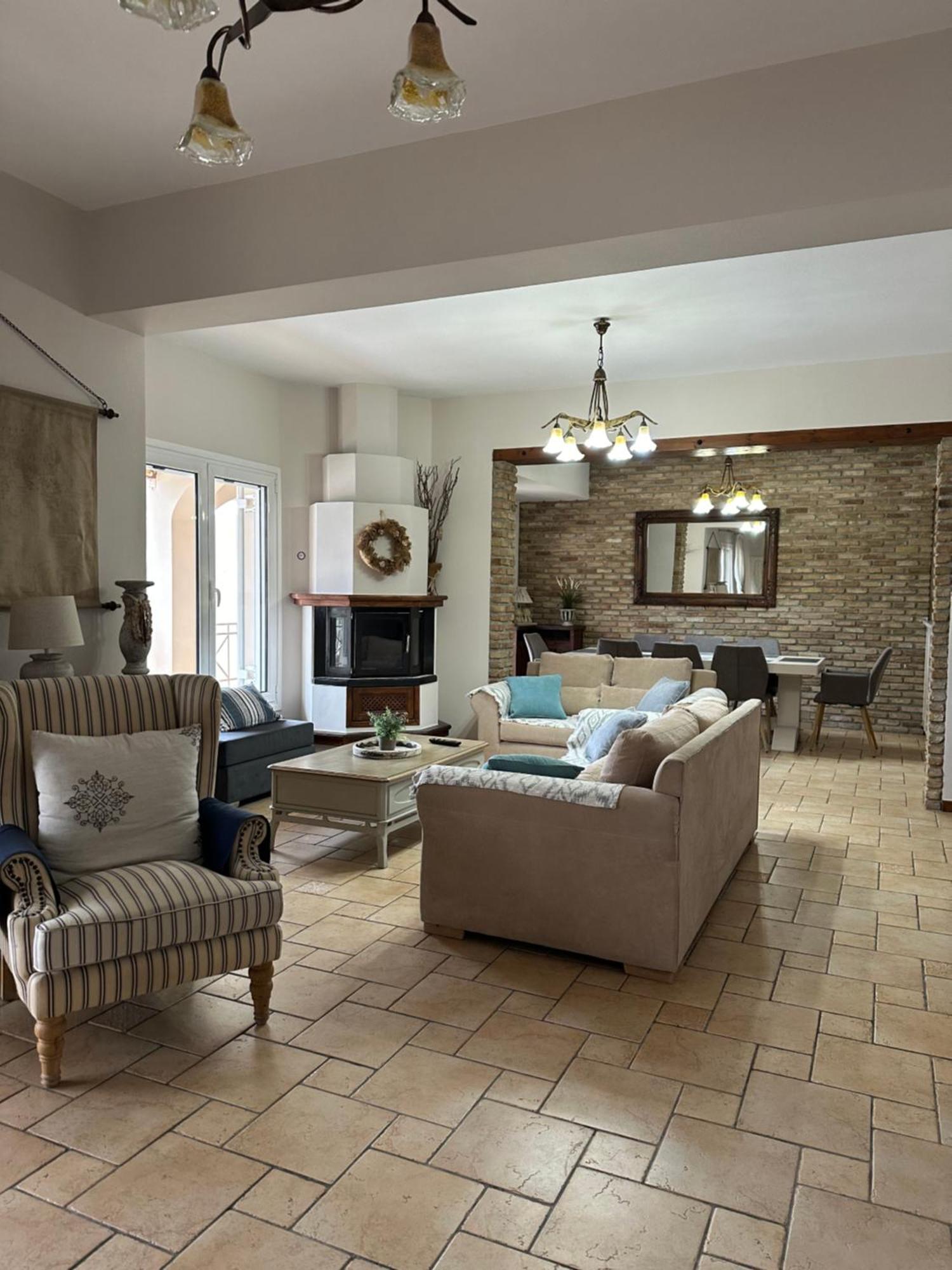 Han's Maisonette