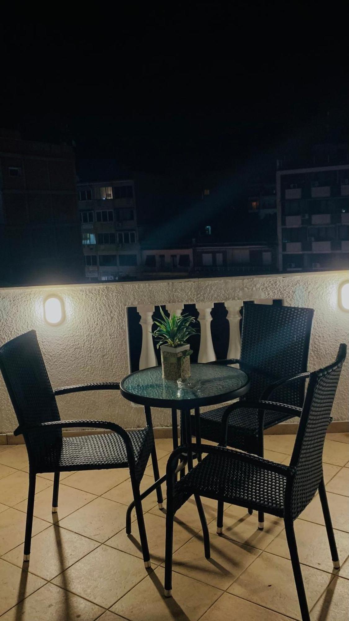 Downtown 41 * Serres