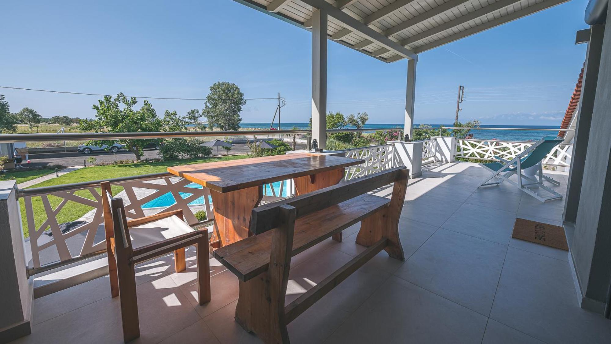 Aparthotel Electra Beachfront Suites, Nea Iraklia