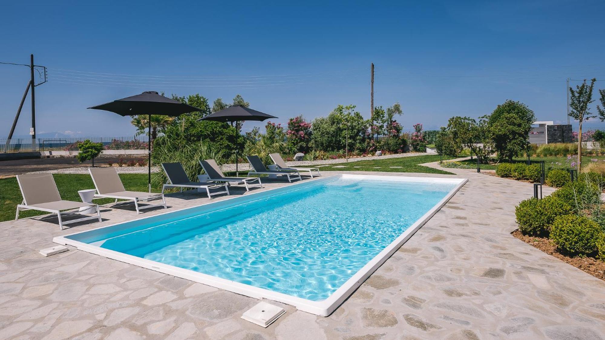 Electra Beachfront Suites, Aparthotel