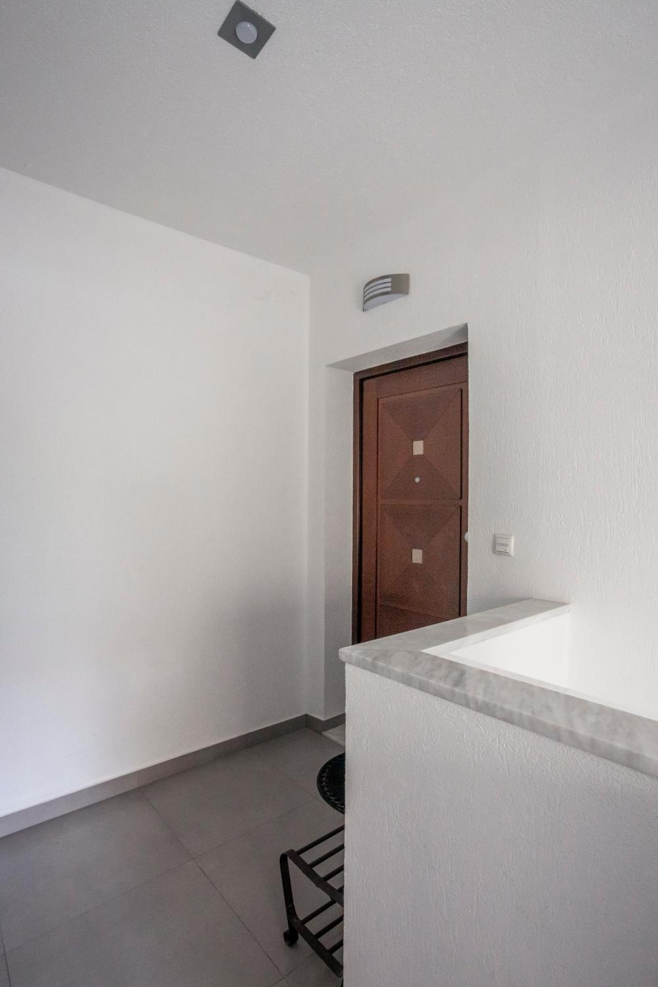 Aleksia Seaside Deluxe