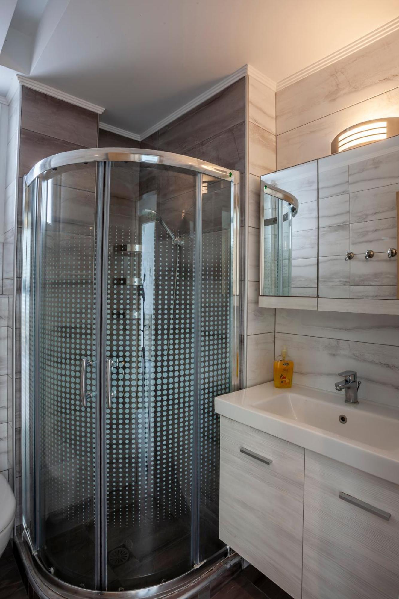Aleksia Seaside Deluxe Apartment *