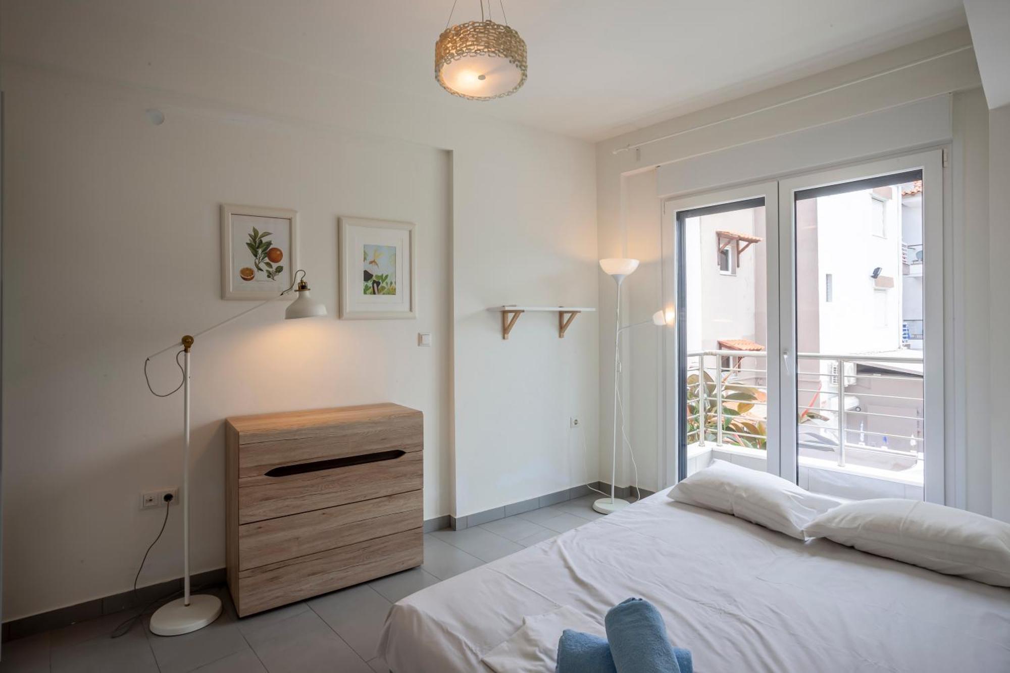 Aleksia Seaside Deluxe Apartment *