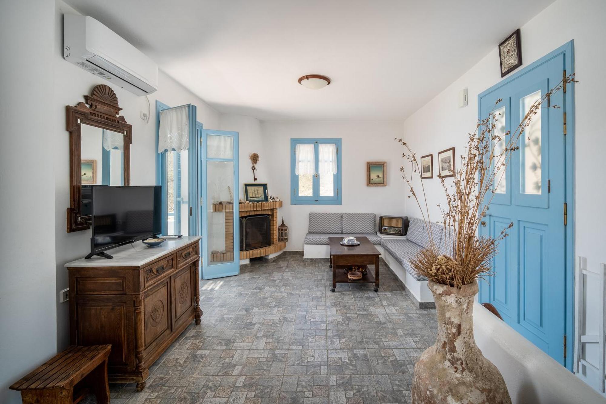 Psili Ammos Serifos Town