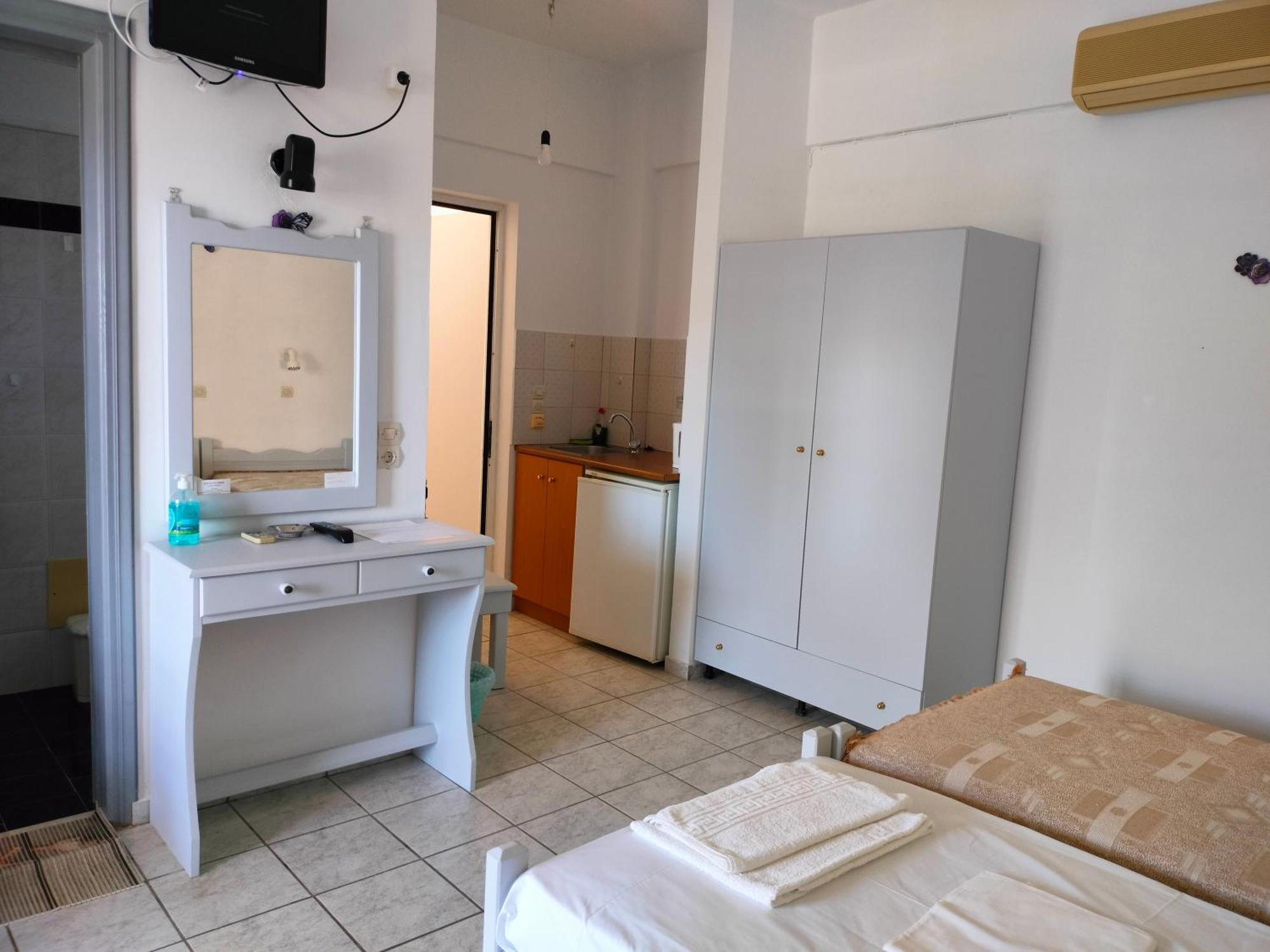 Eolia Beachfront Apartment Plakias