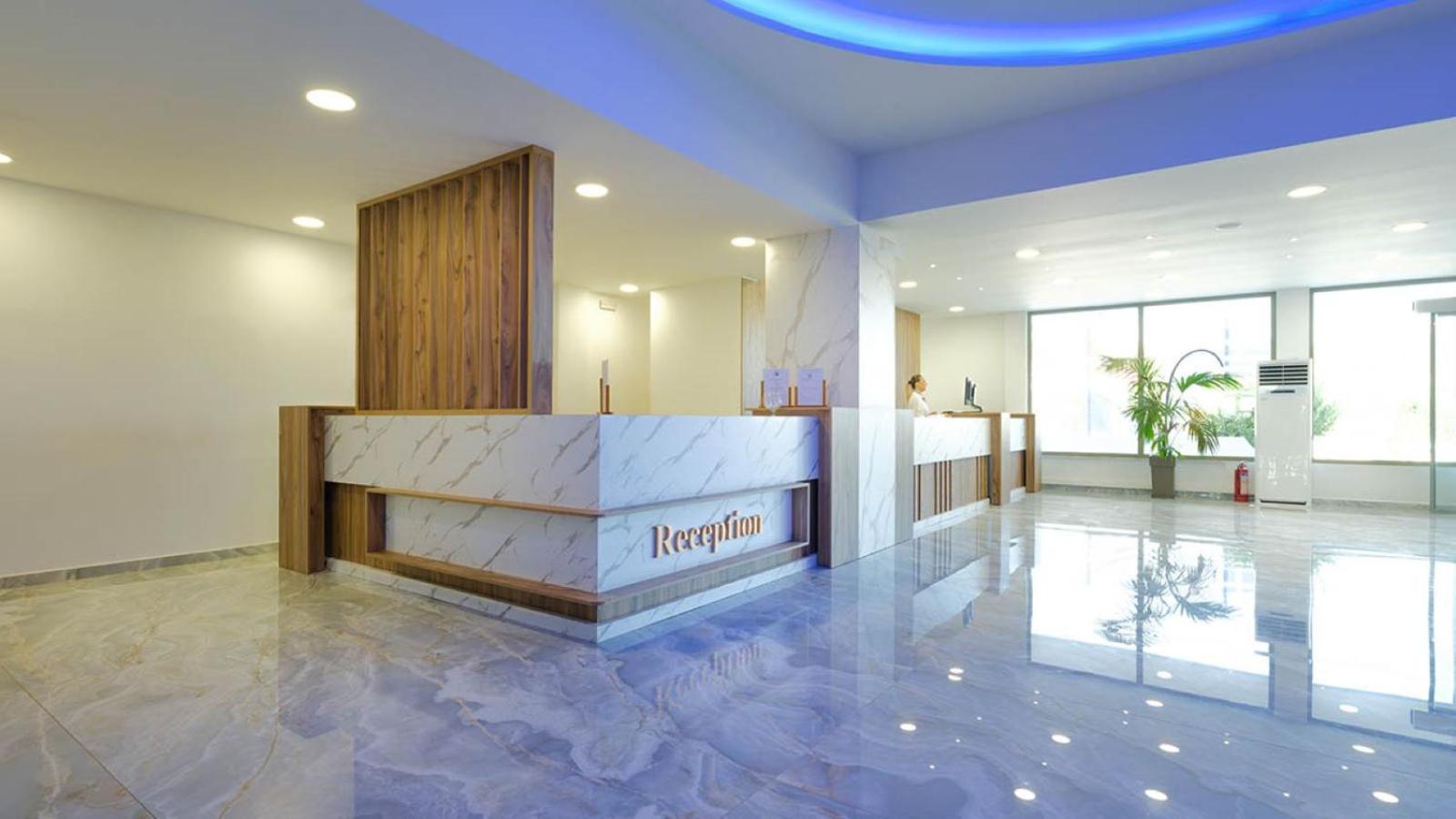 Hotel Ninos Grand