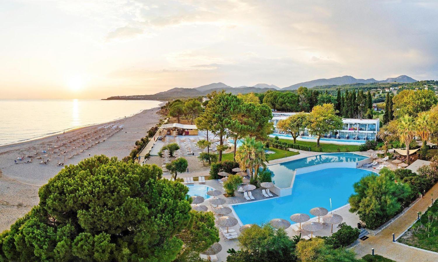 Ninos Grand Hotel Kastrosikia
