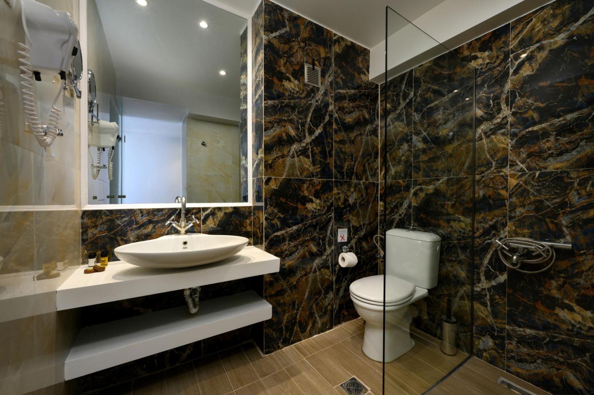 Ninos Grand 4*