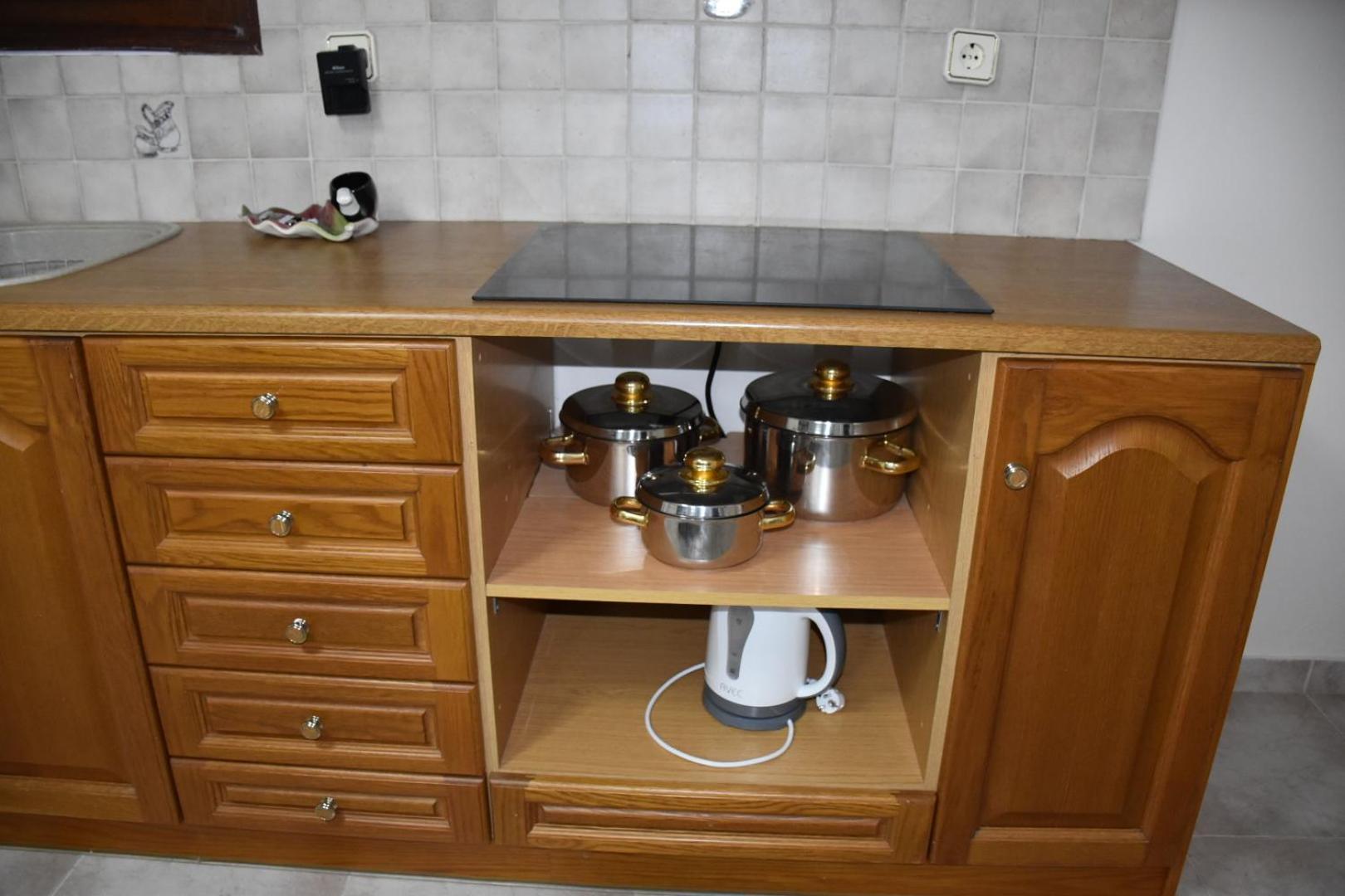 Val's Place * Mytilene
