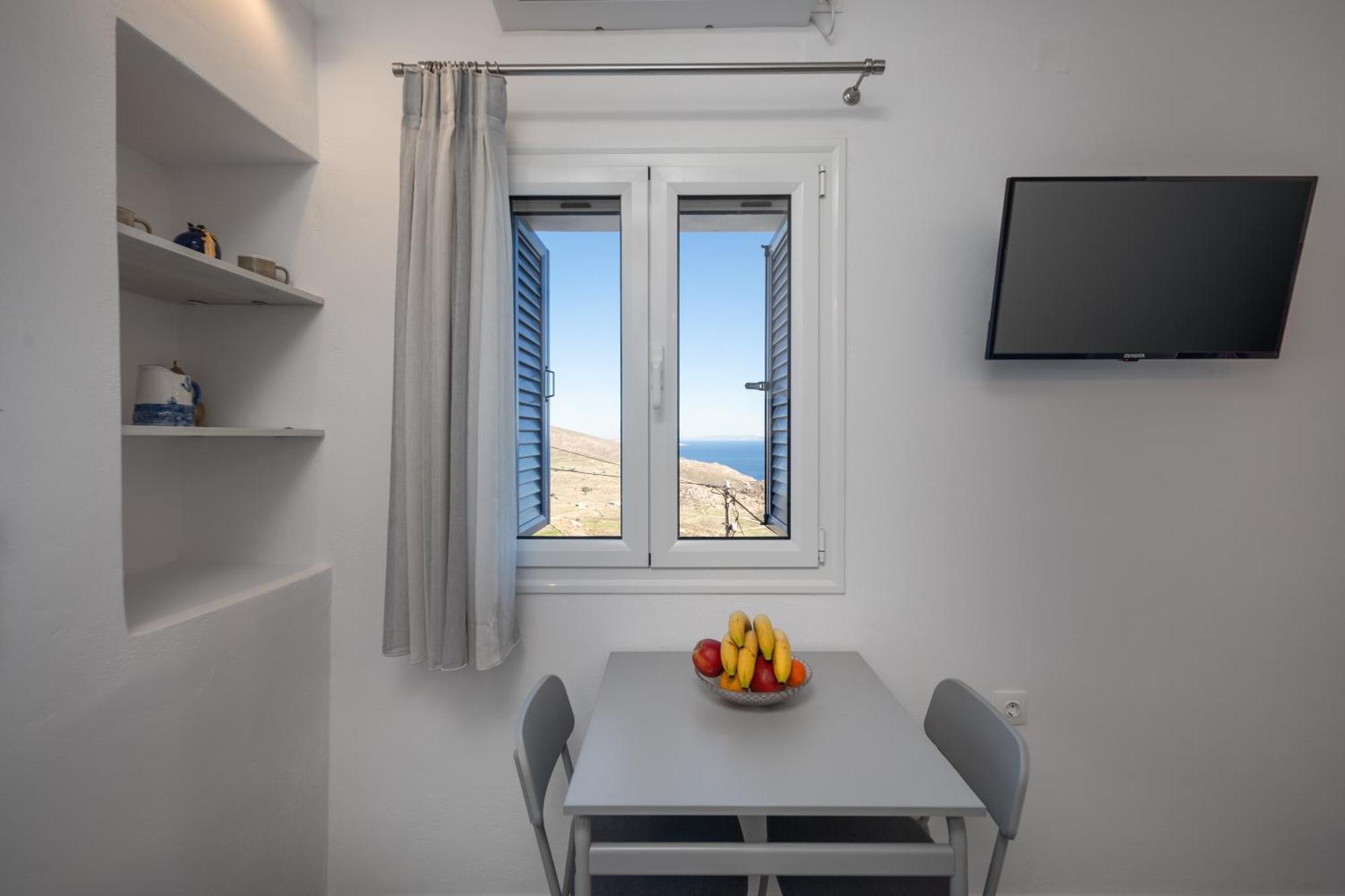 Karanti Serifos Town