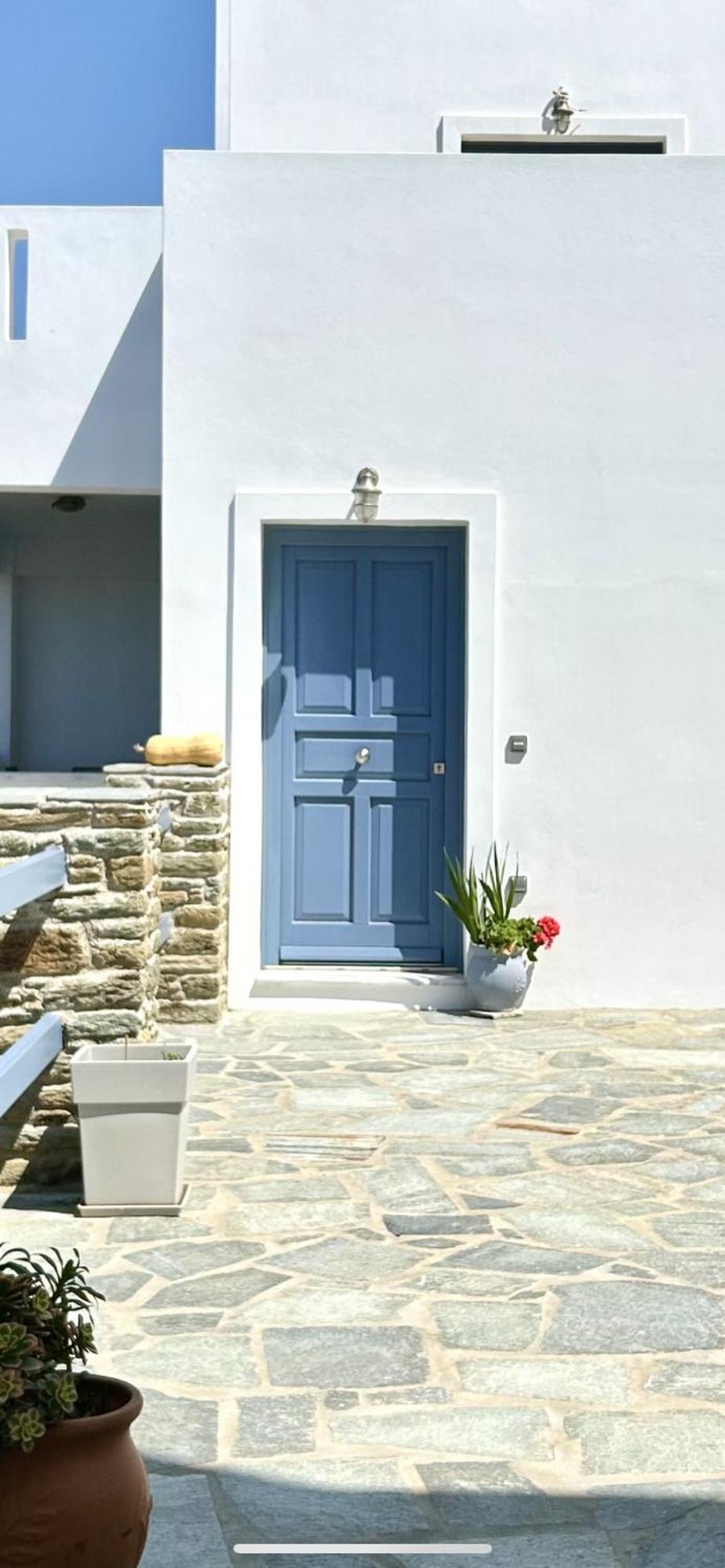 Aegean Mirror, Andros