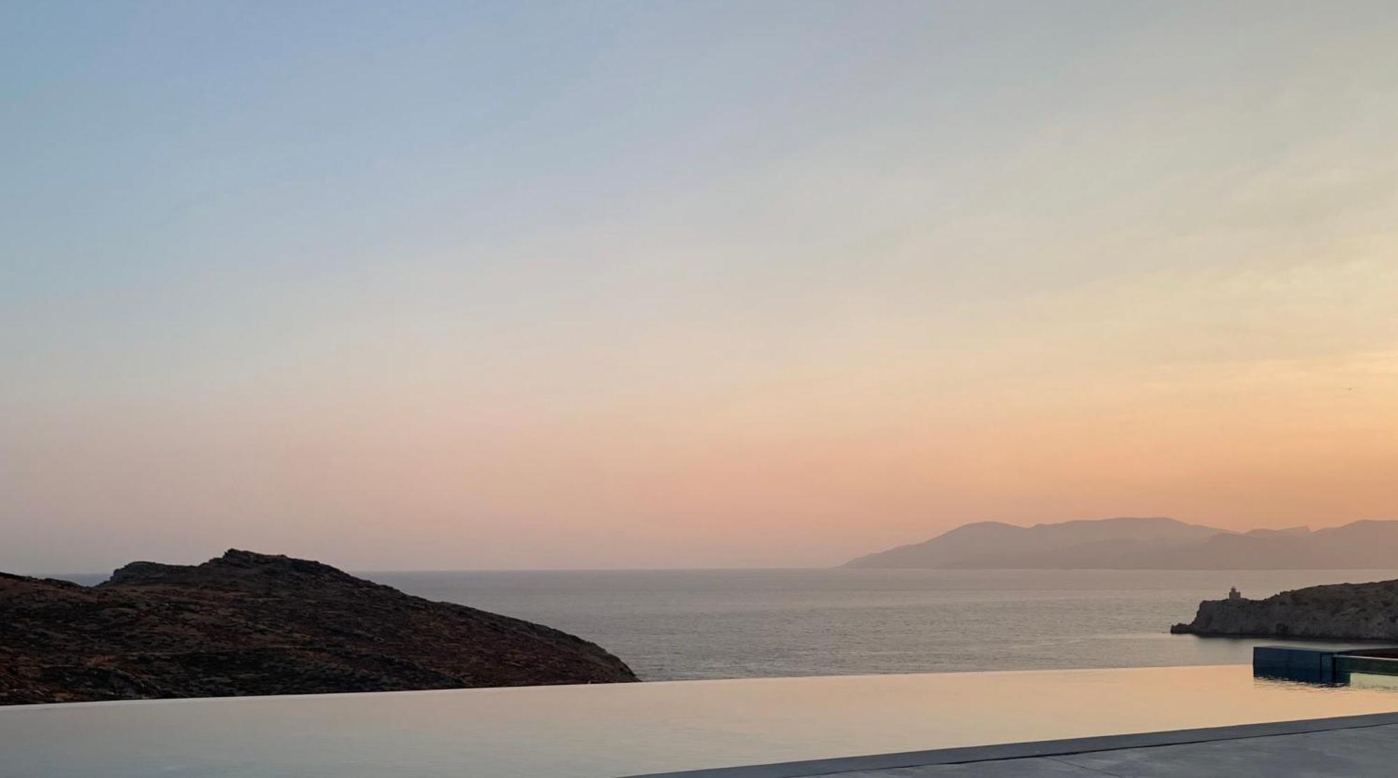 On The Rocks * Chora (Ios)