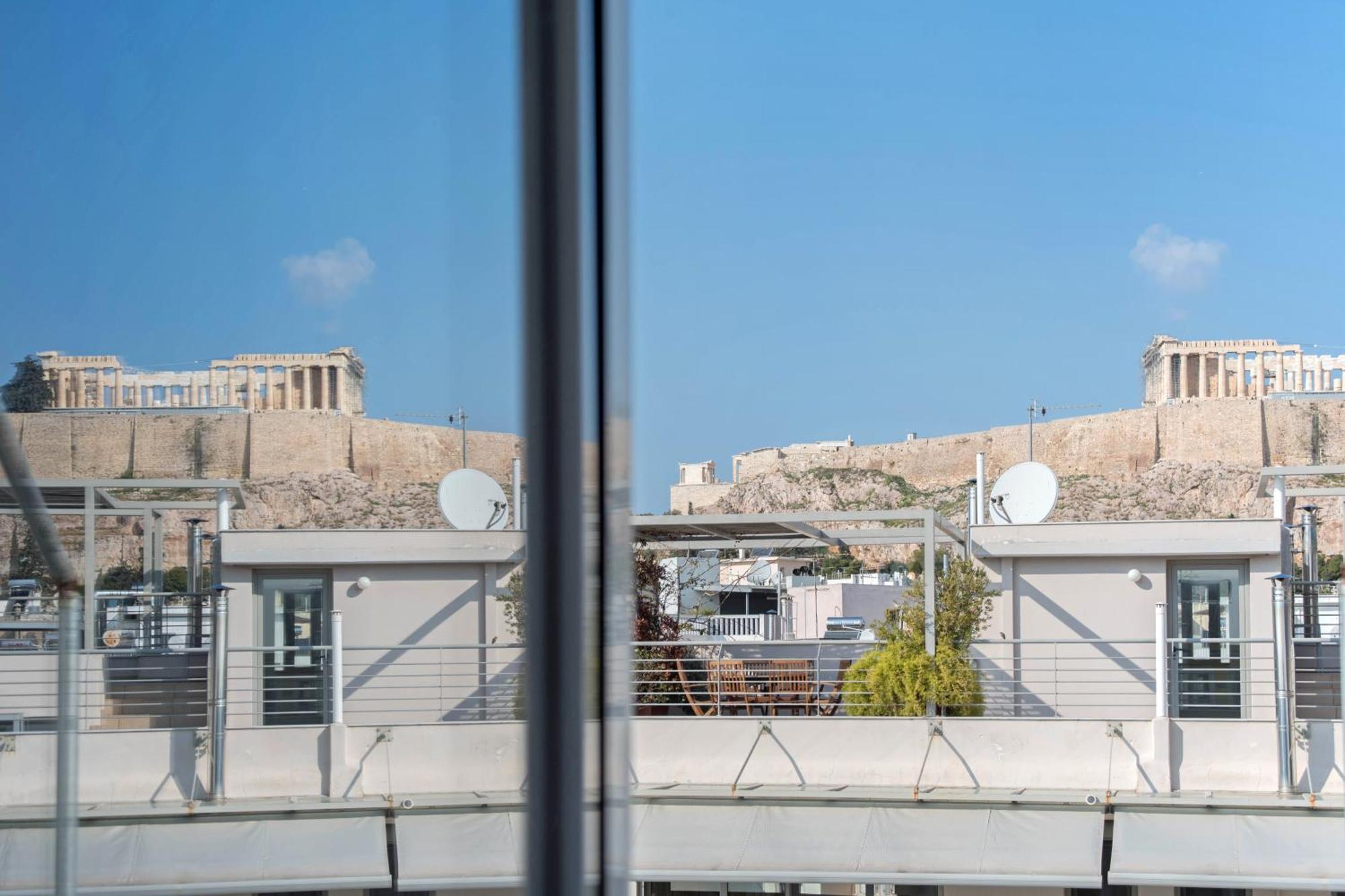 Parthenon Crown Penthouse Apartment *