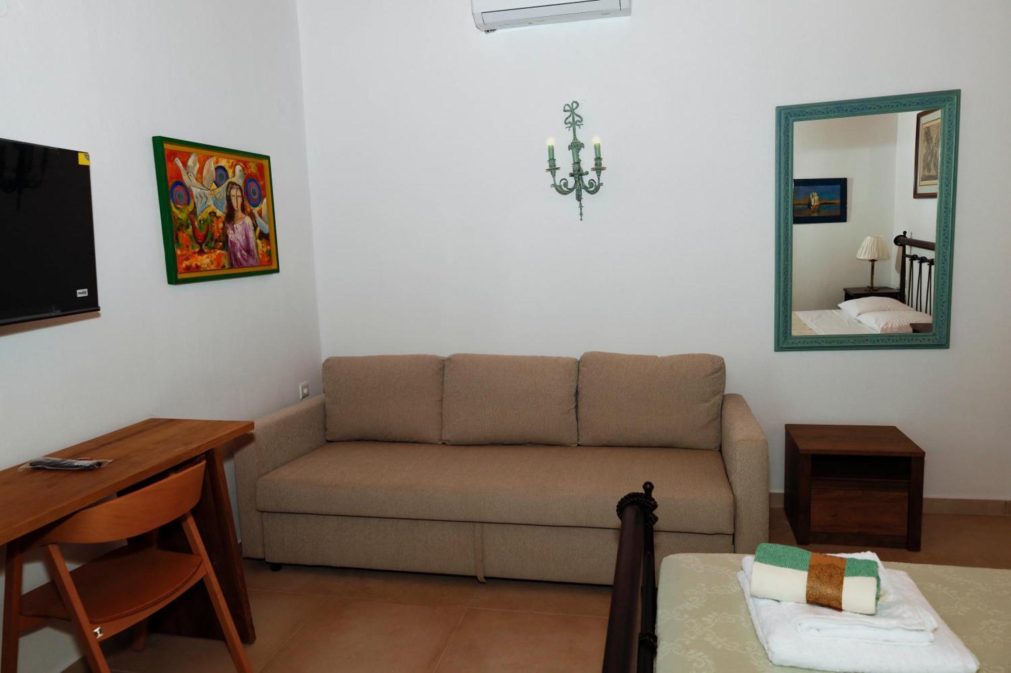 Annousa's House & * Kallirakhi