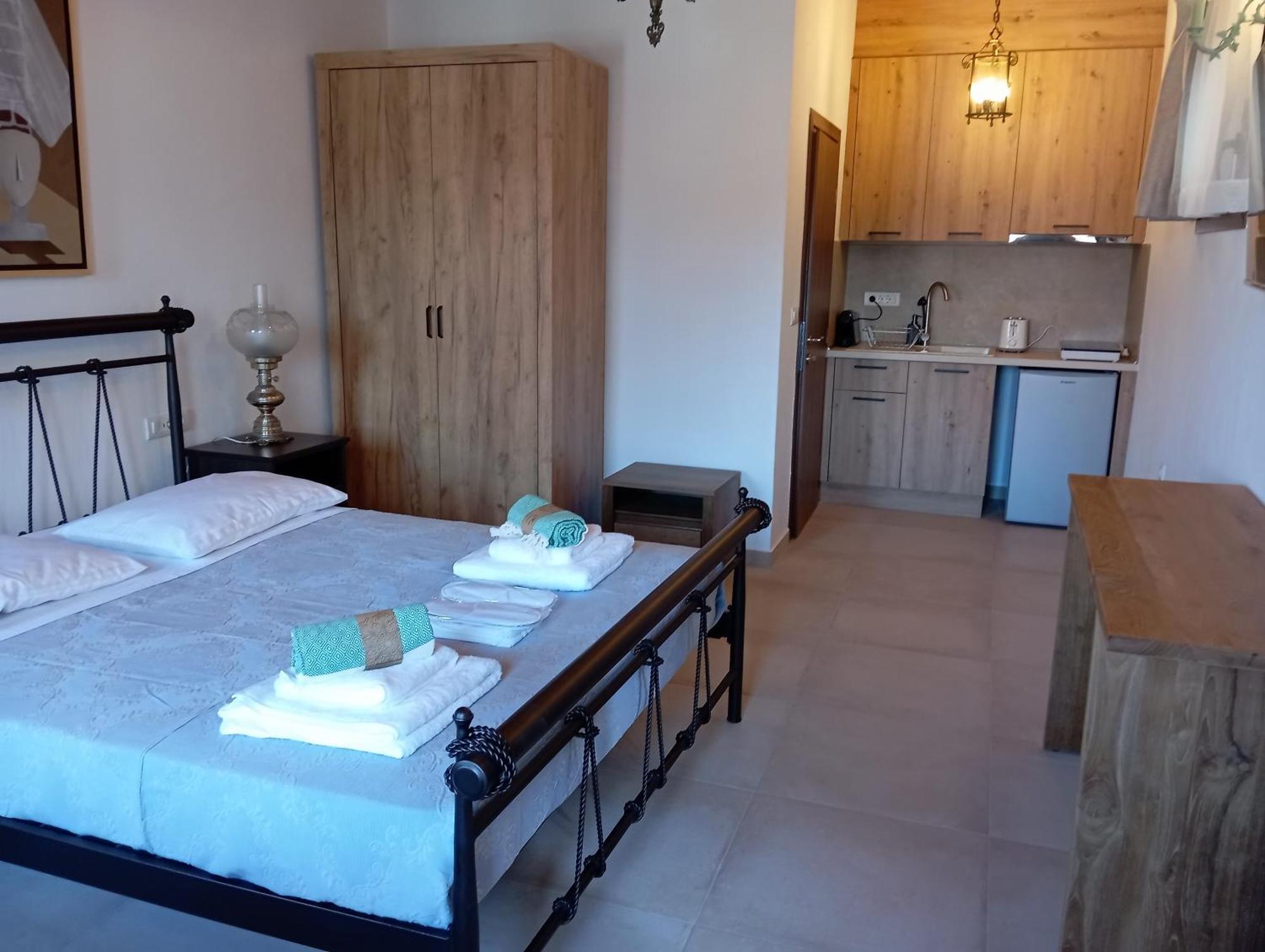 Aparthotel Annousa's House & Kallirakhi