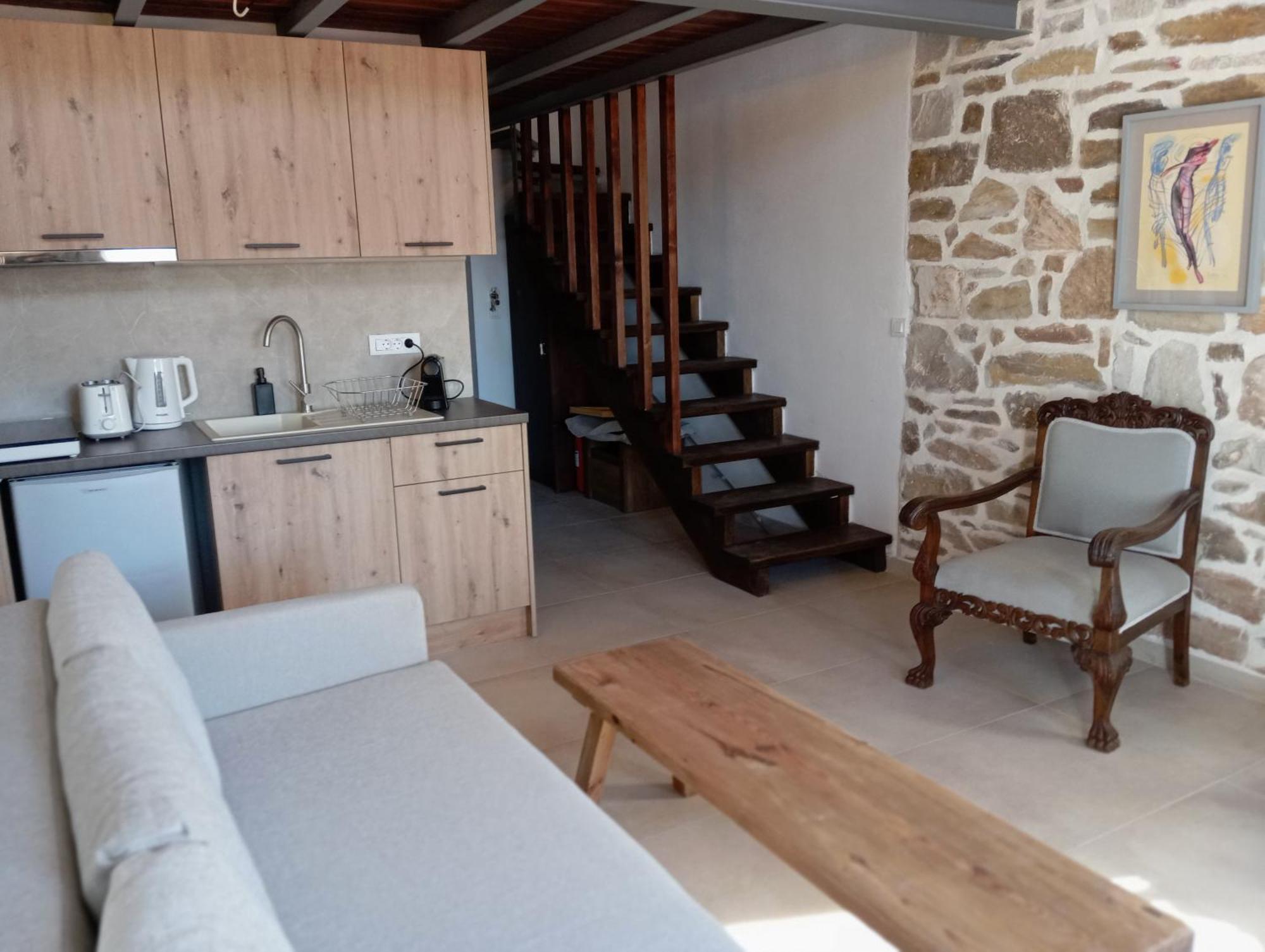 Aparthotel Annousa's House &