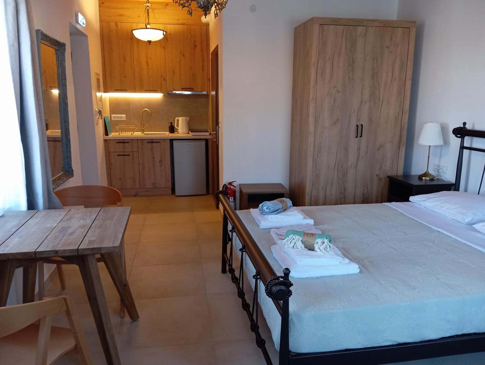Annousa's House & Aparthotel