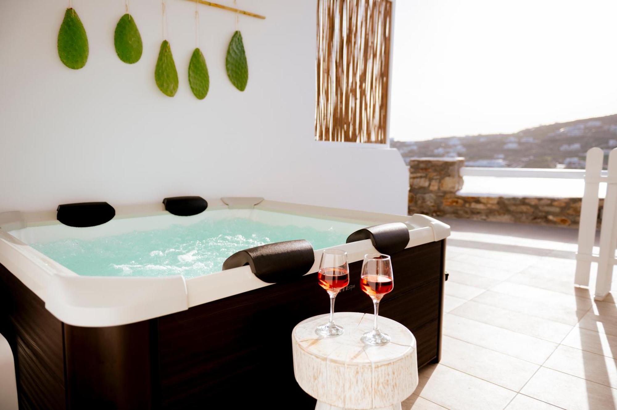 Sunlight Ornos Suites, Private Hot Tub Mykonos Town