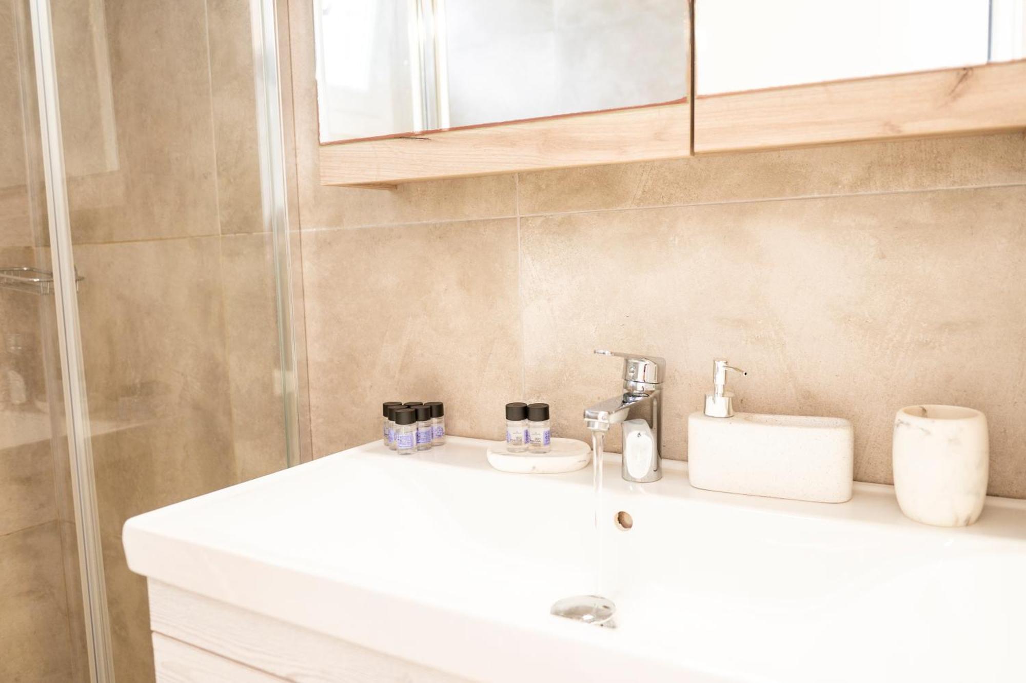 Sunlight Ornos Suites, Private Hot Tub Apartment Mykonos Town