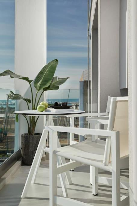 Cw Riviera Athens