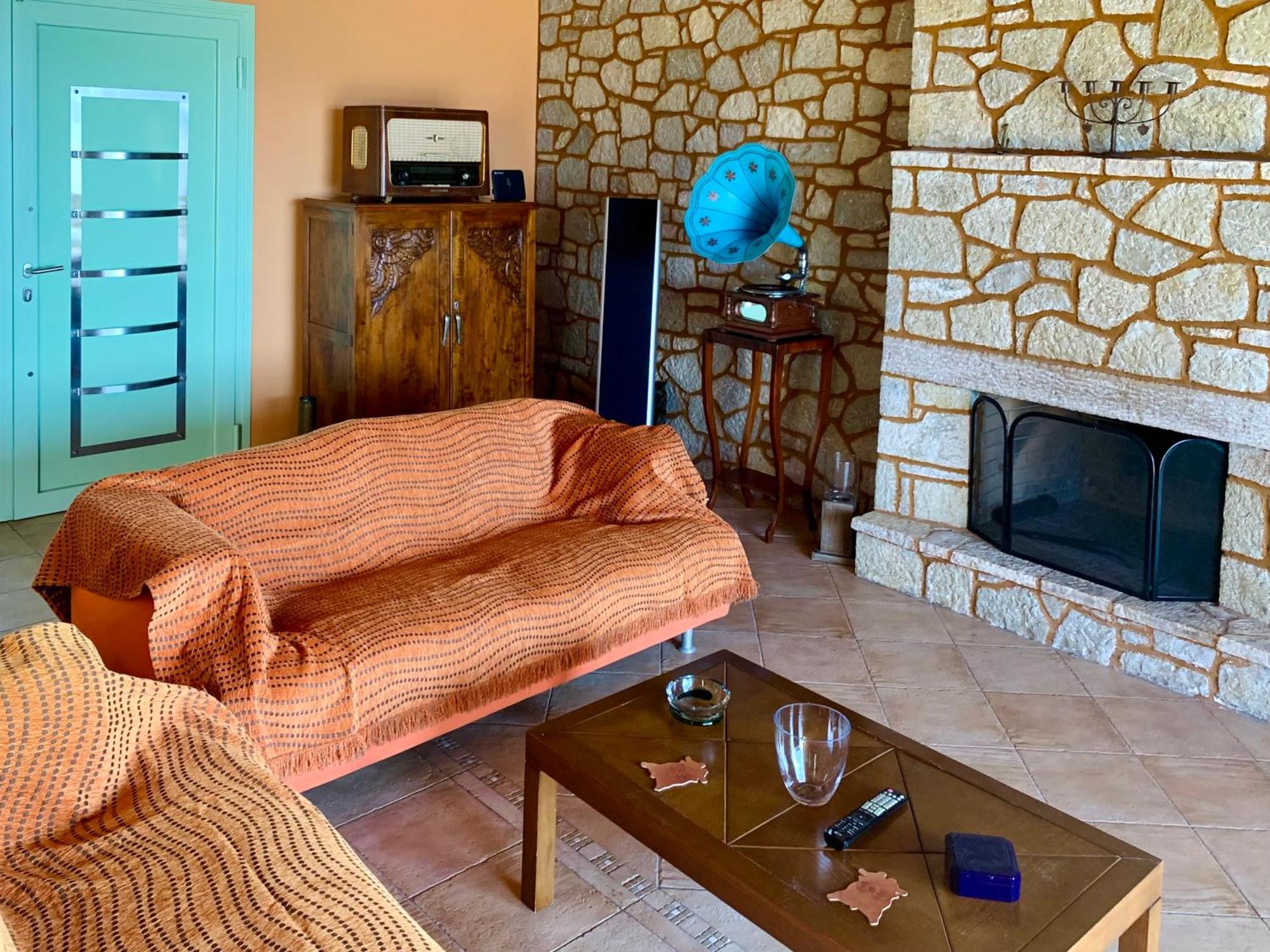 Cymothoe Villa *