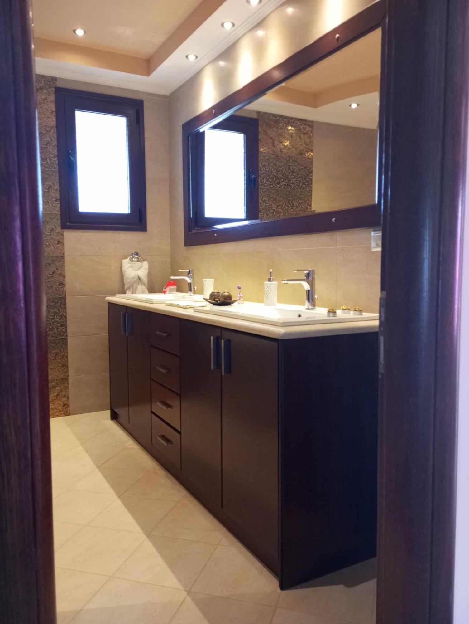 - Family Comfort With Large Garden, Jacuzzi Kos Town