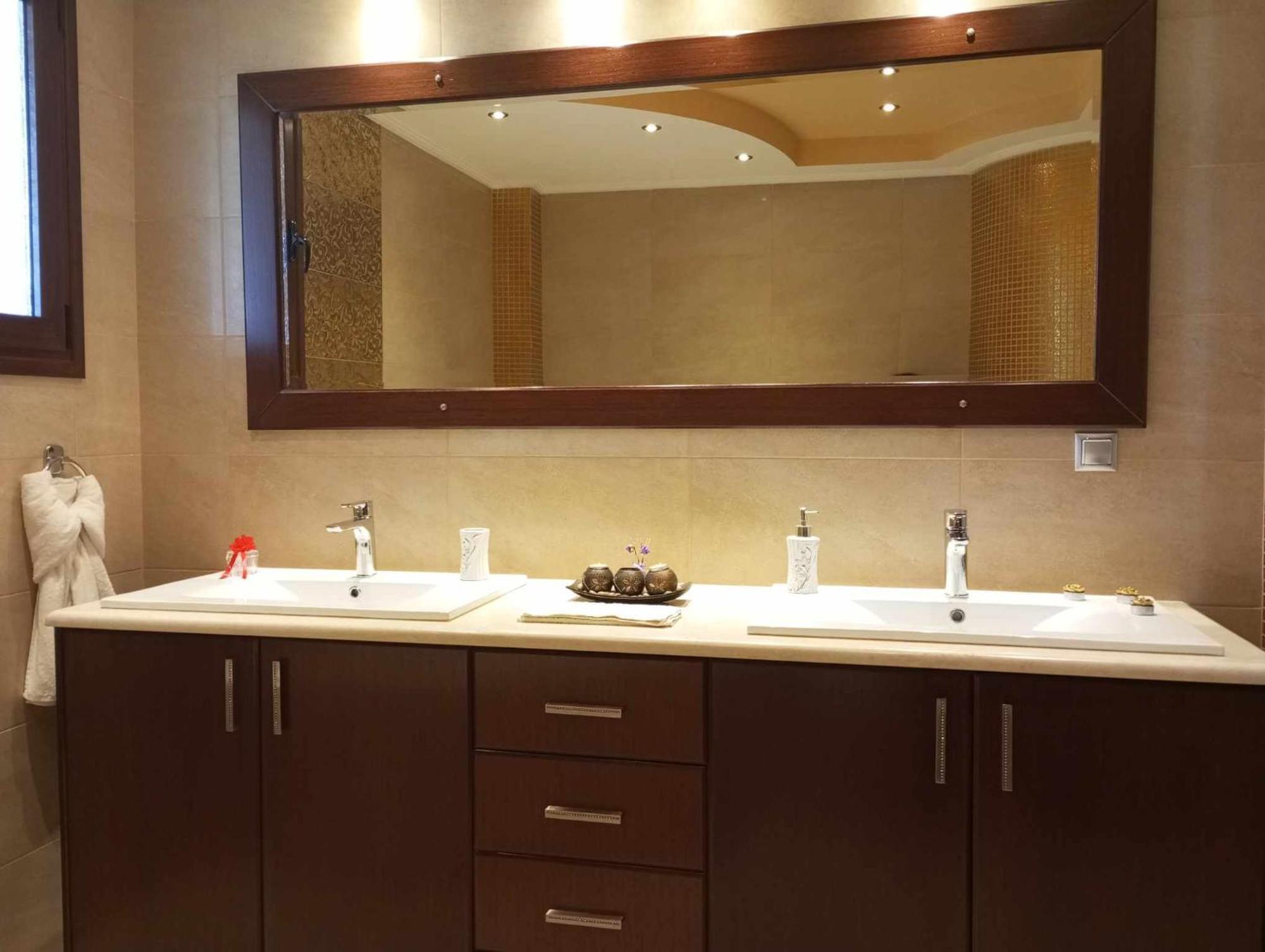 Villa - Family Comfort With Large Garden, Jacuzzi