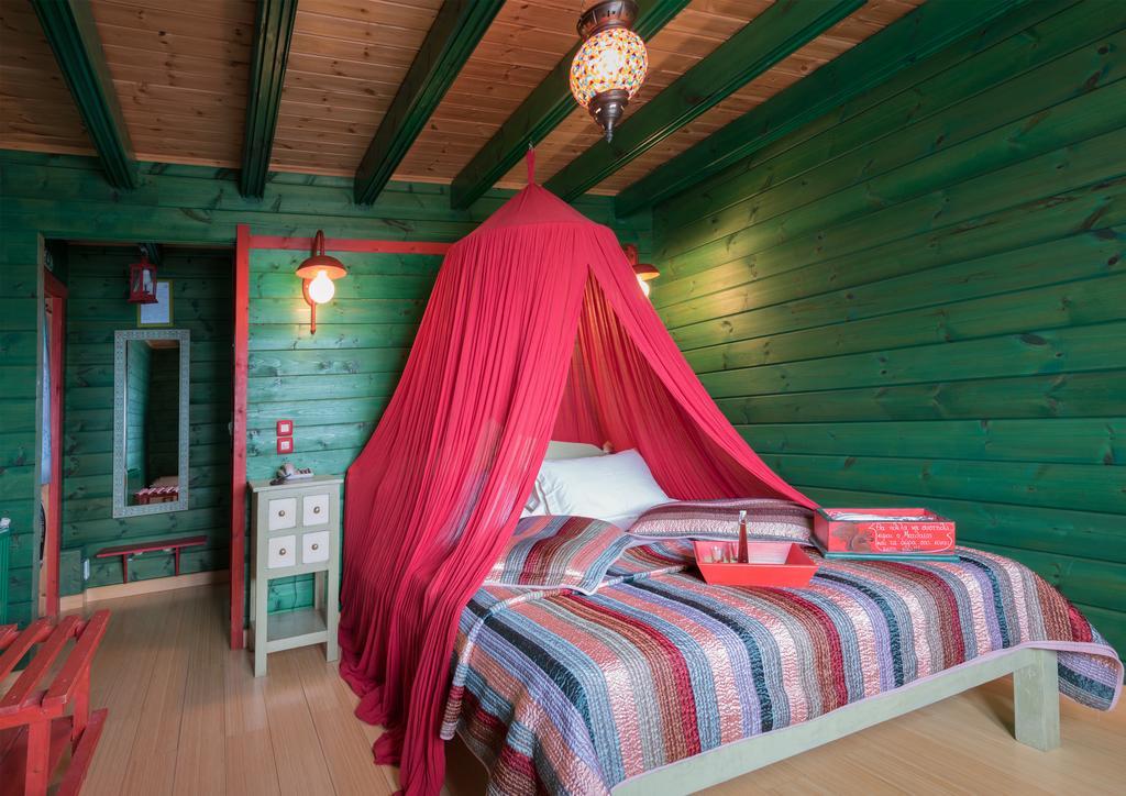Colours' Chalet Guest house *