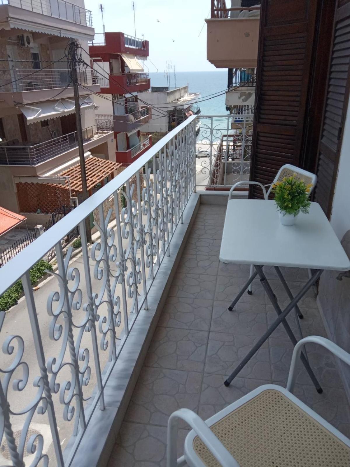 Golden Apartment *