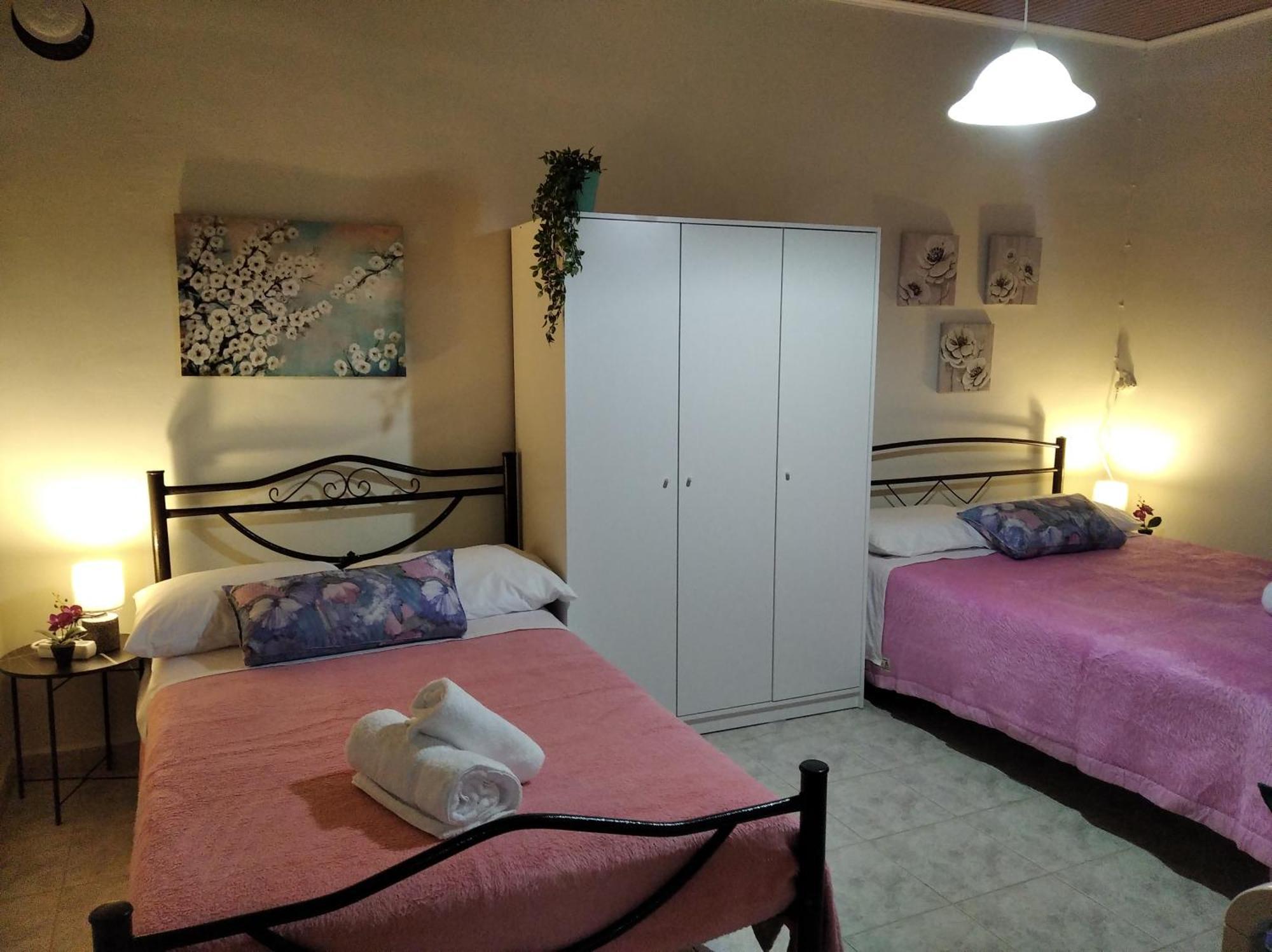 Kalyves, 2 Bedrooms, Sleeps 6, 700sqmgarden, 180m From * Kalyves Polygyrou