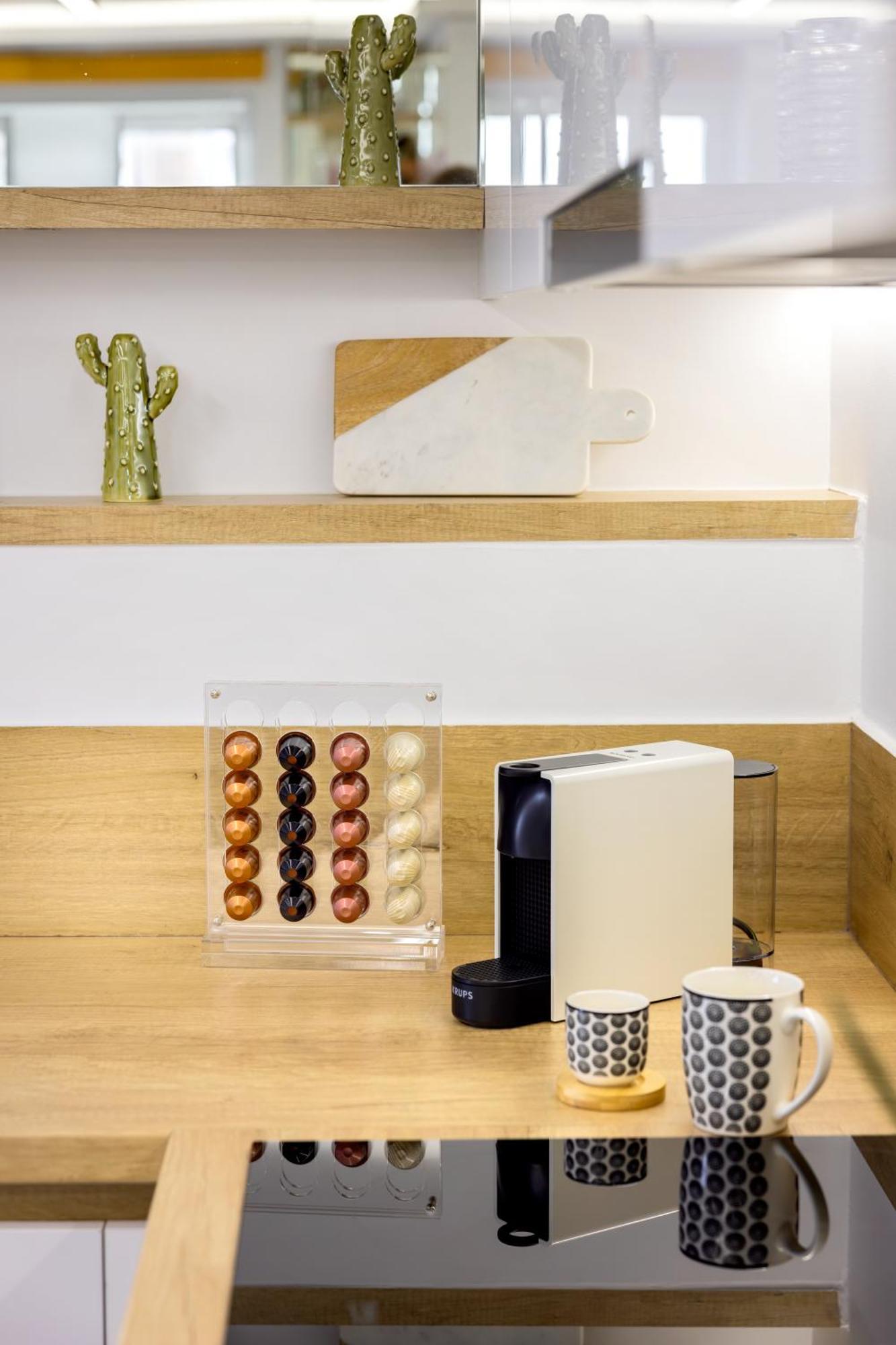 Live Your Myth In Thissio Apartment *