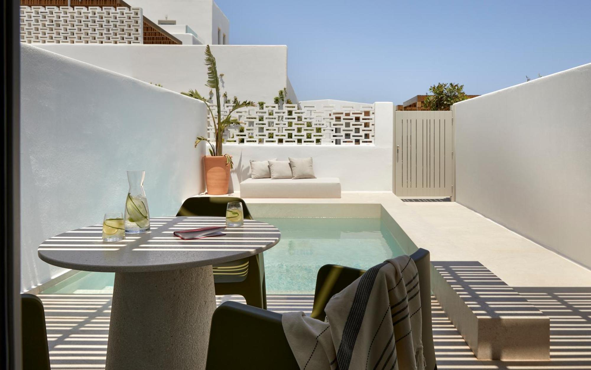 Parocks Luxury & 5* Ambelas