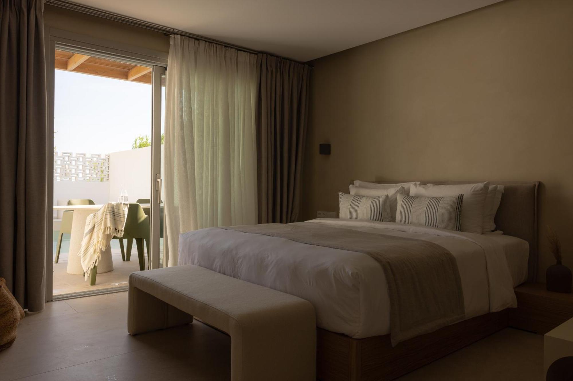 Hotel Parocks Luxury & Ambelas