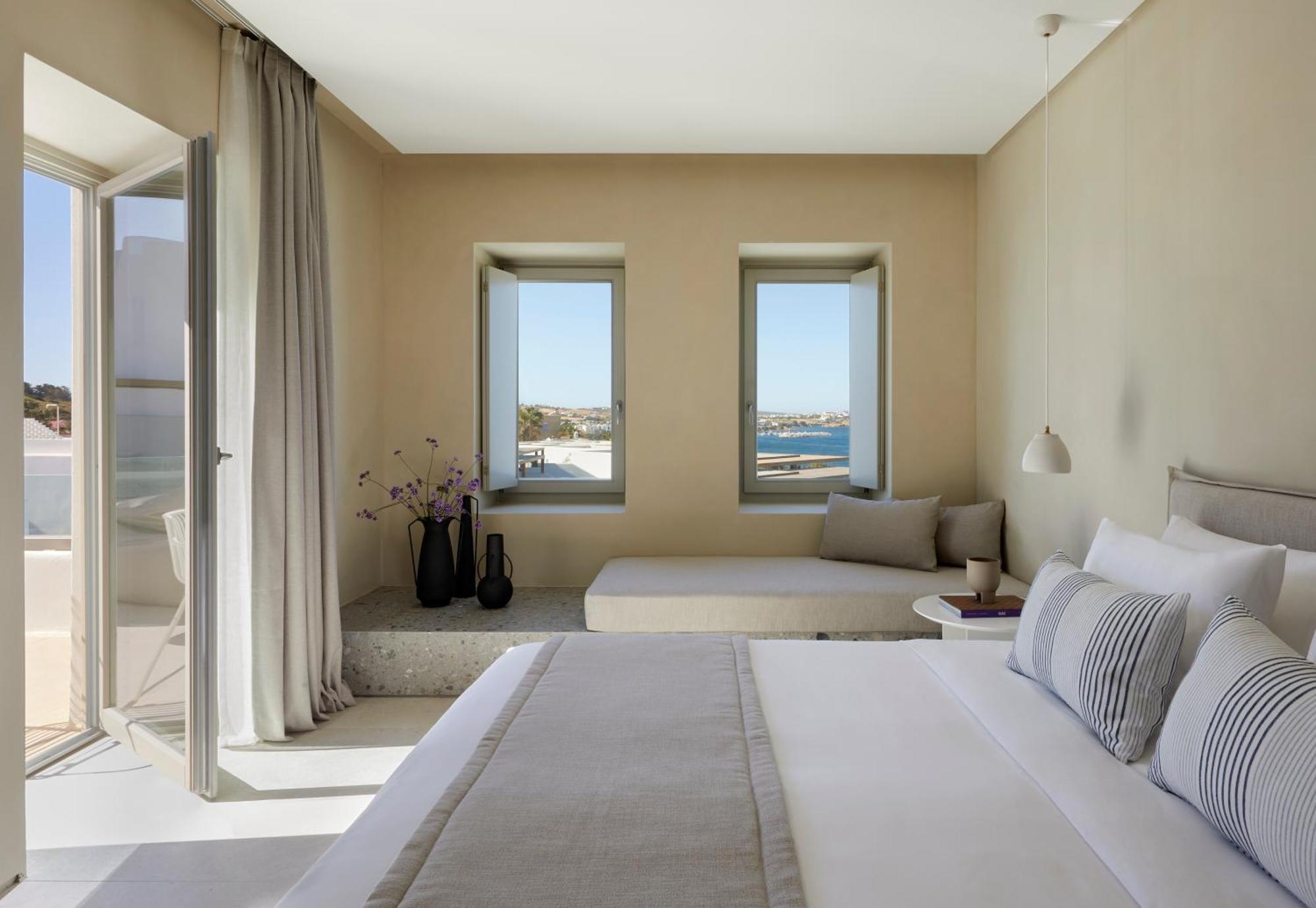 Parocks Luxury & Ambelas