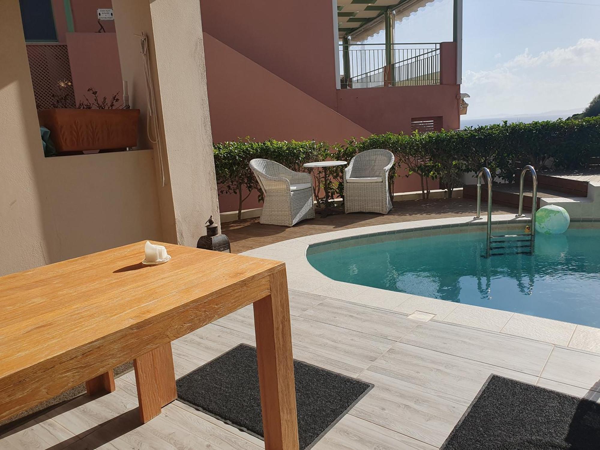 Private Pool 2 Bedroom Near The Sea Apartment