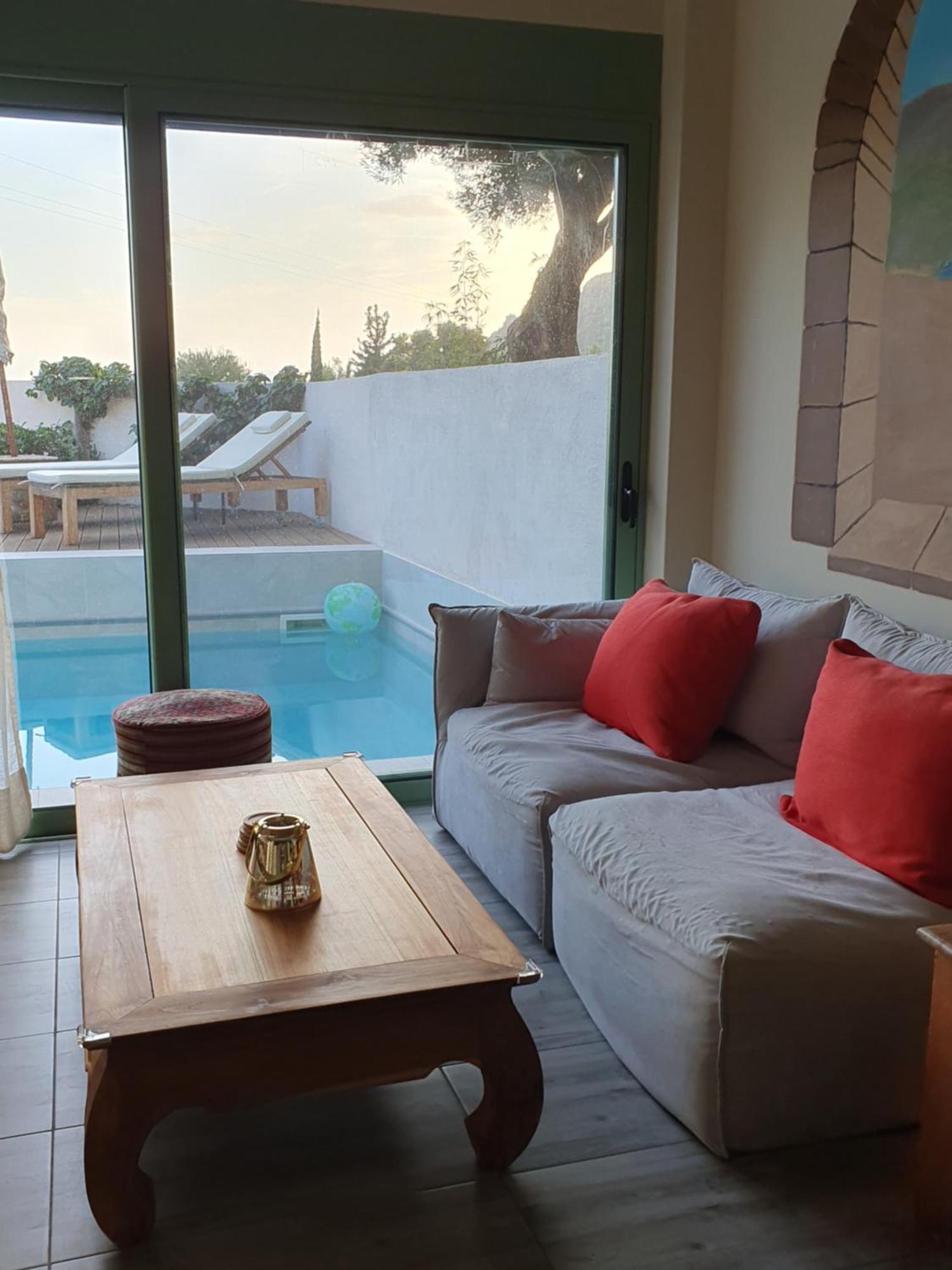 Apartment Private Pool 2 Bedroom Near The Sea Pogonia