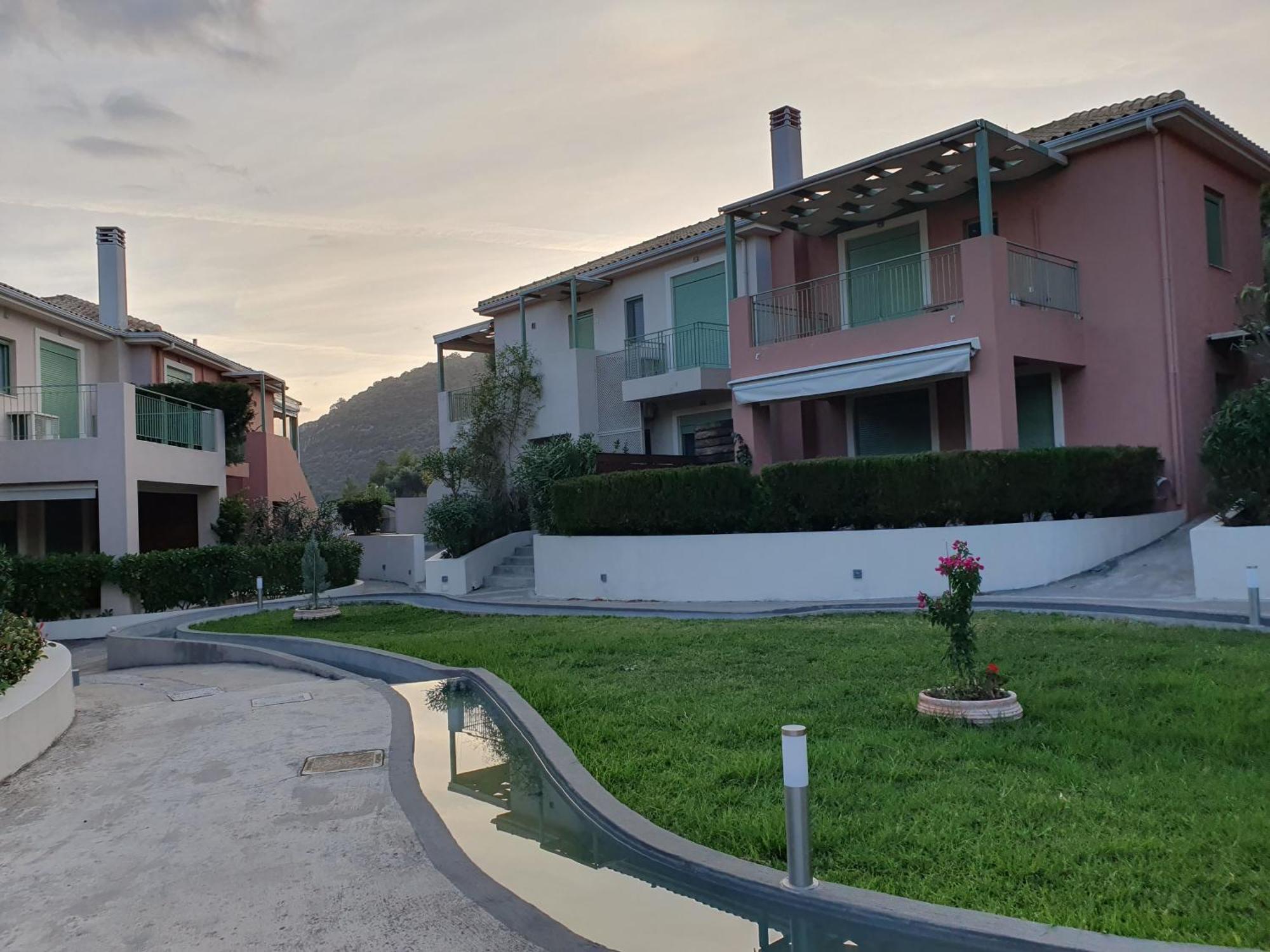 Private Pool 2 Bedroom Near The Sea Apartment Pogonia