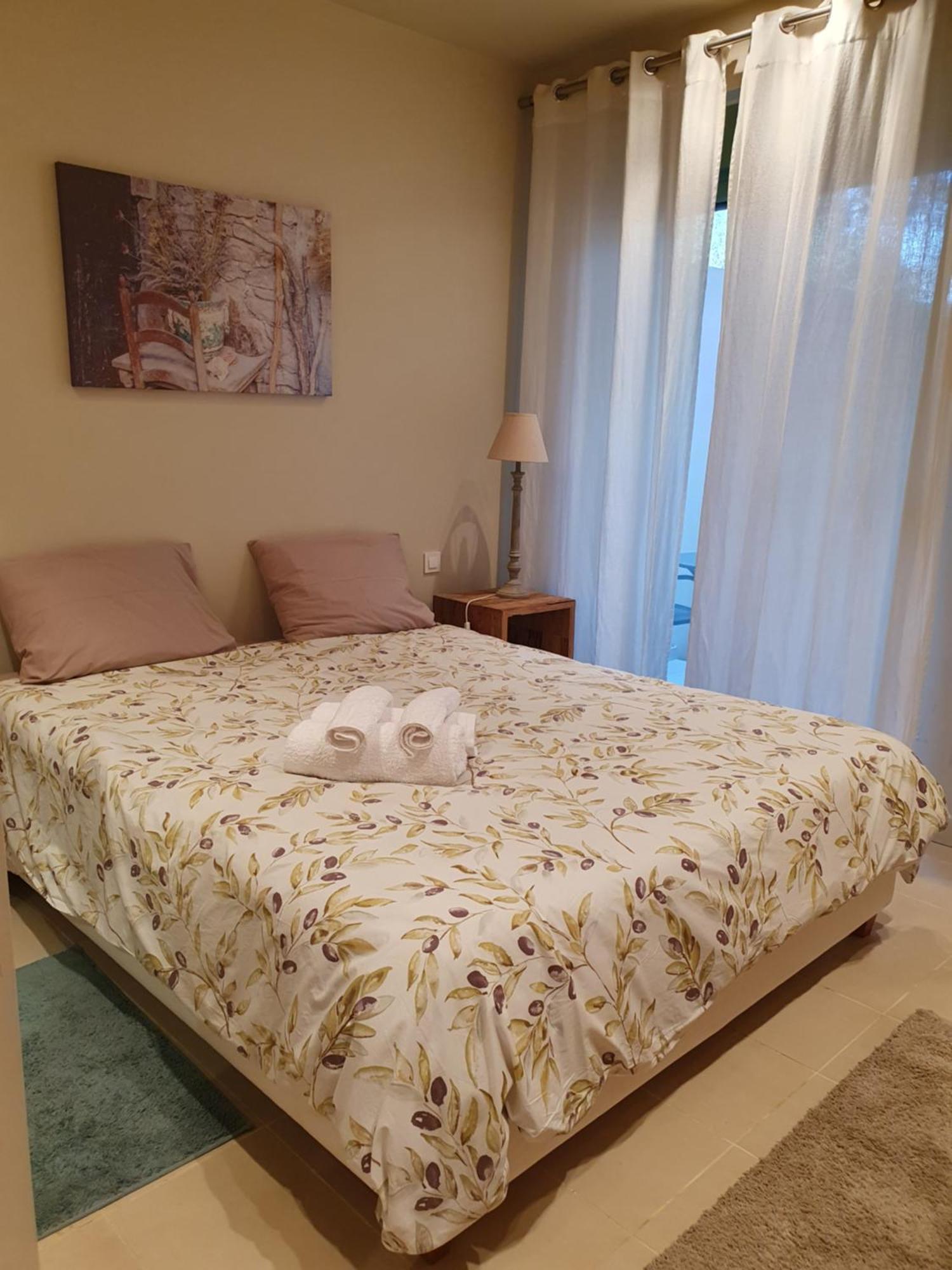 Private Pool 2 Bedroom Near The Sea Apartment *