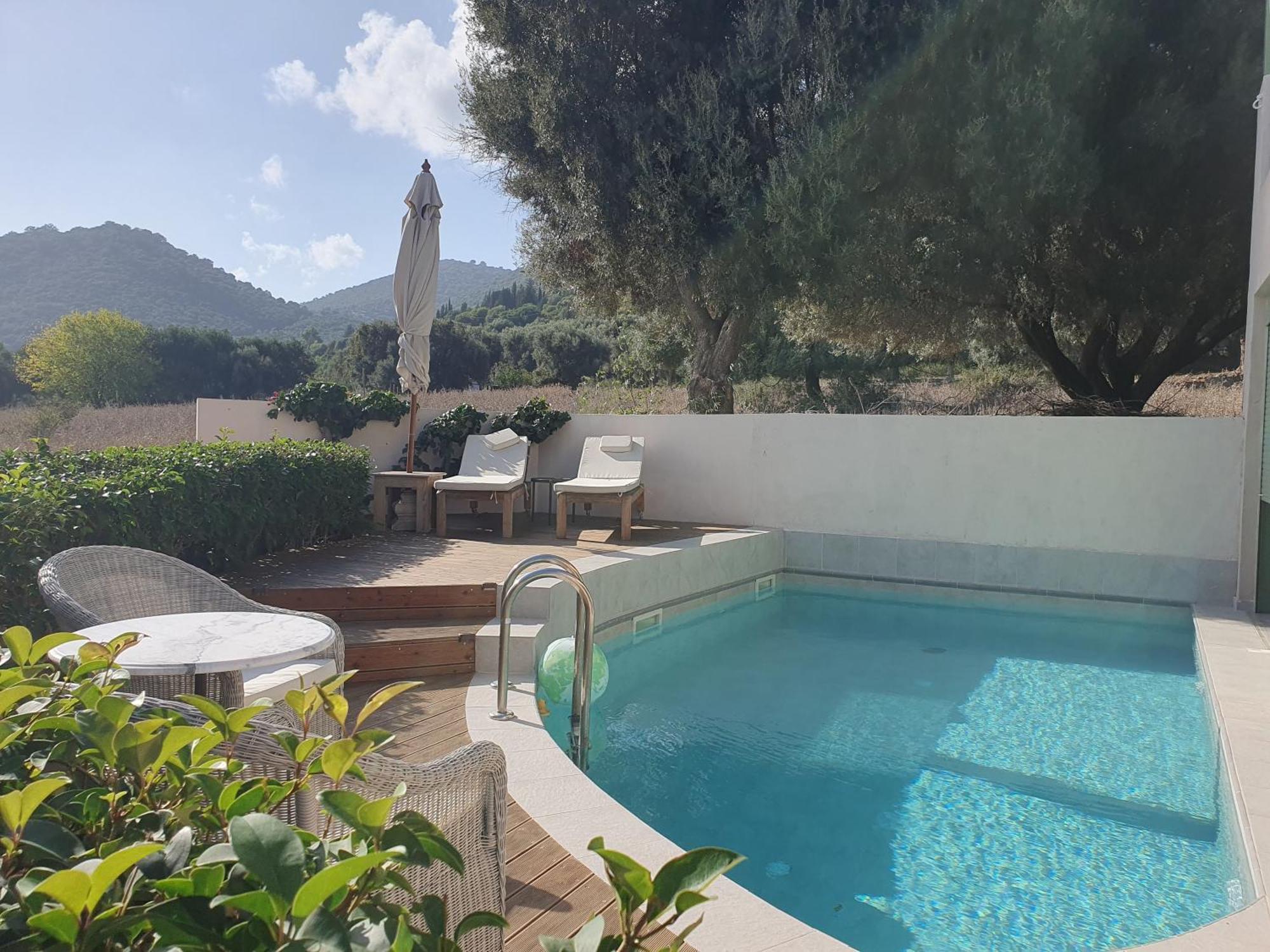 Private Pool 2 Bedroom Near The Sea Apartment